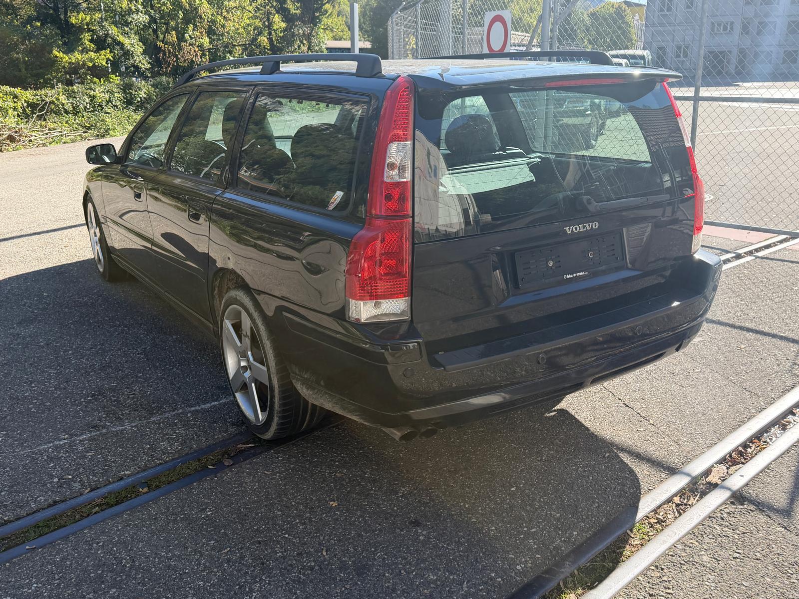 VOLVO V70 R AWD-image-10