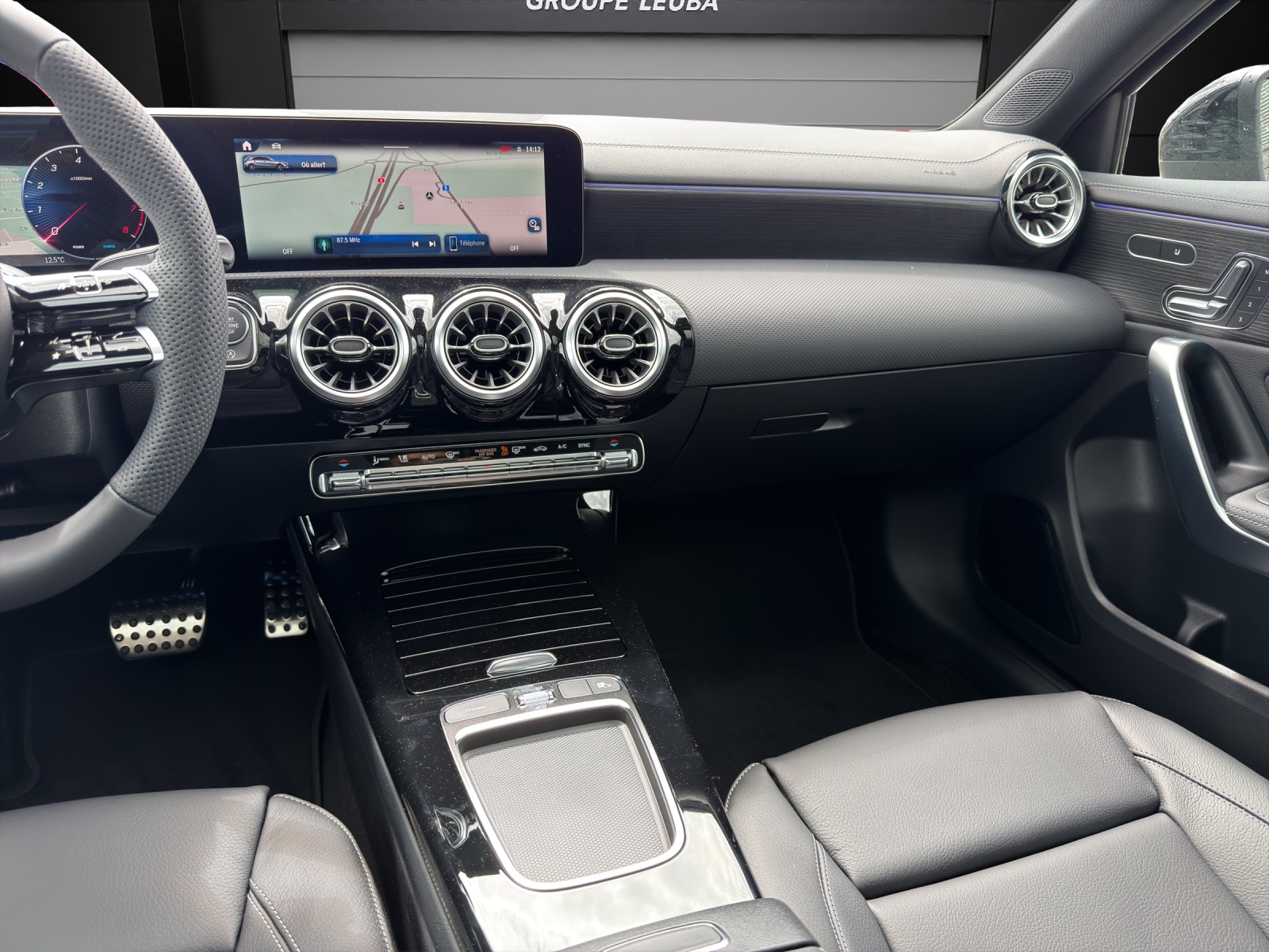 MERCEDES-BENZ A 220 4Matic 8G-DCT-image-9