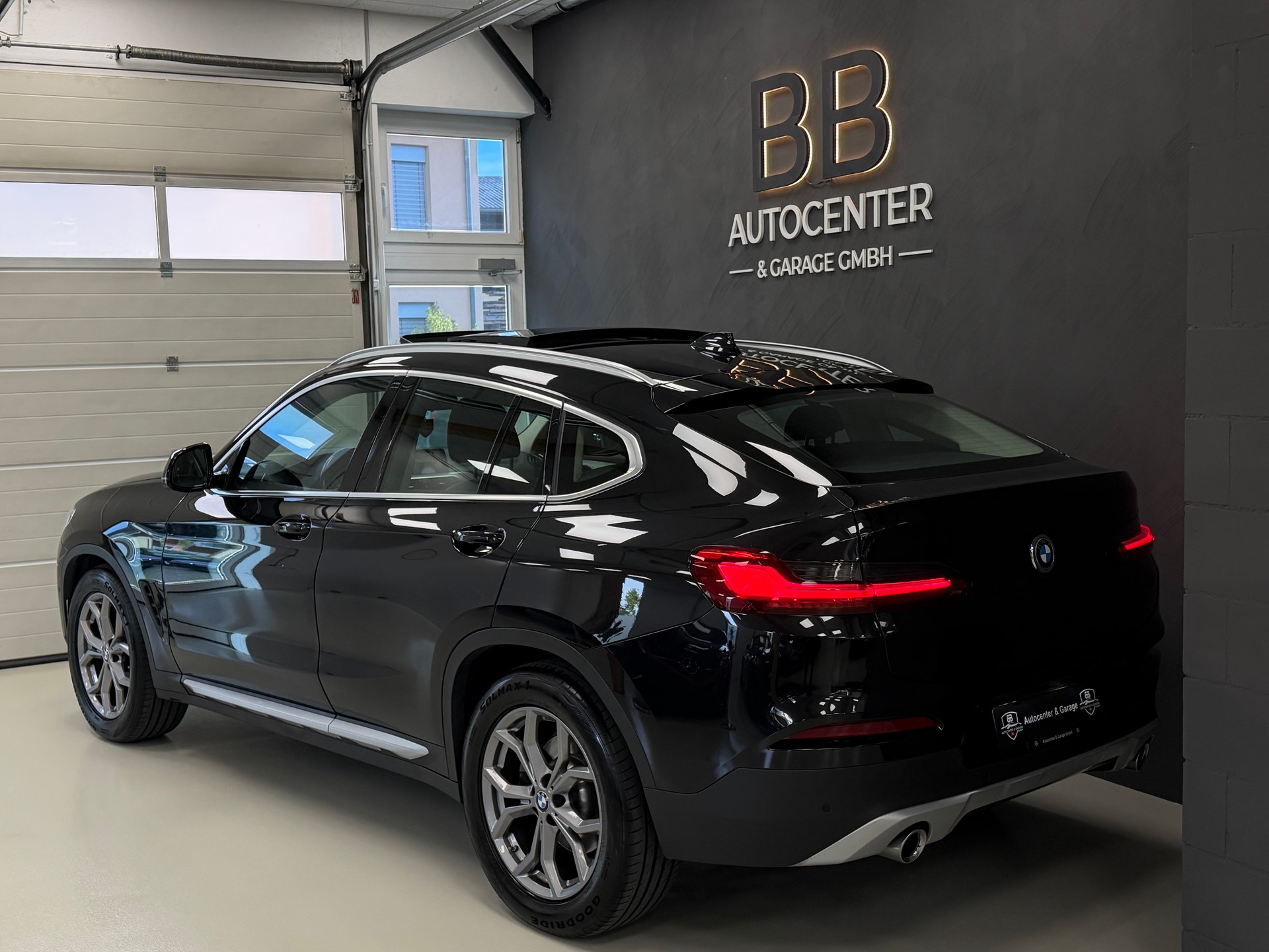 BMW X4 xDrive 20d xLine Steptronic-image-4