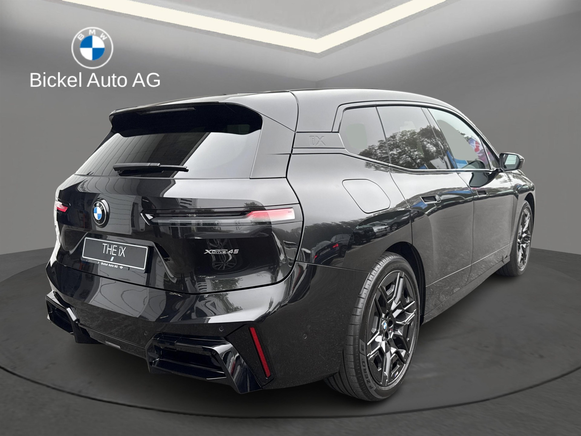BMW iX xDrive45-image-1