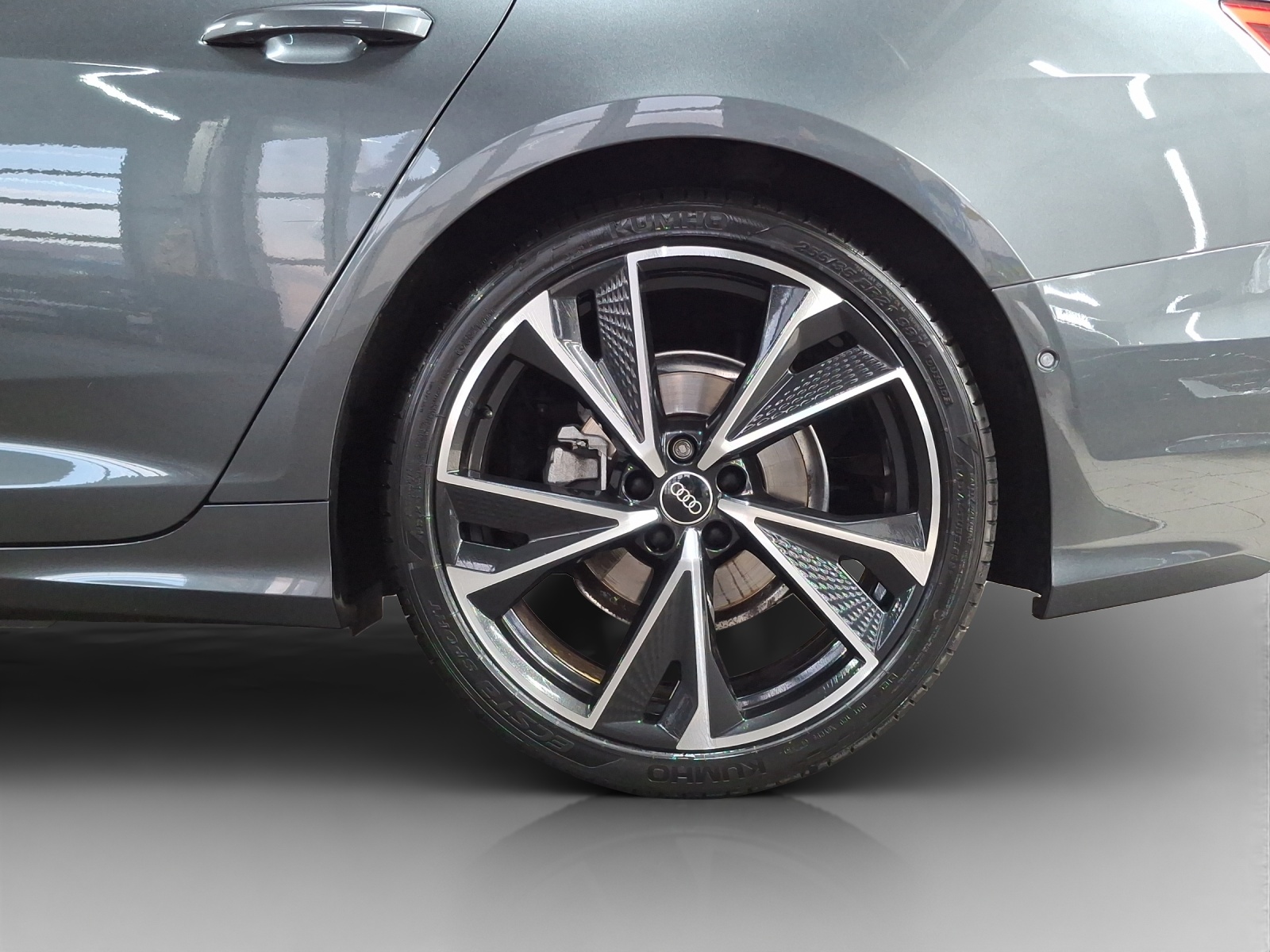 AUDI A6 Avant 40 TDI Sport Attraction quattro S-tronic-image-13