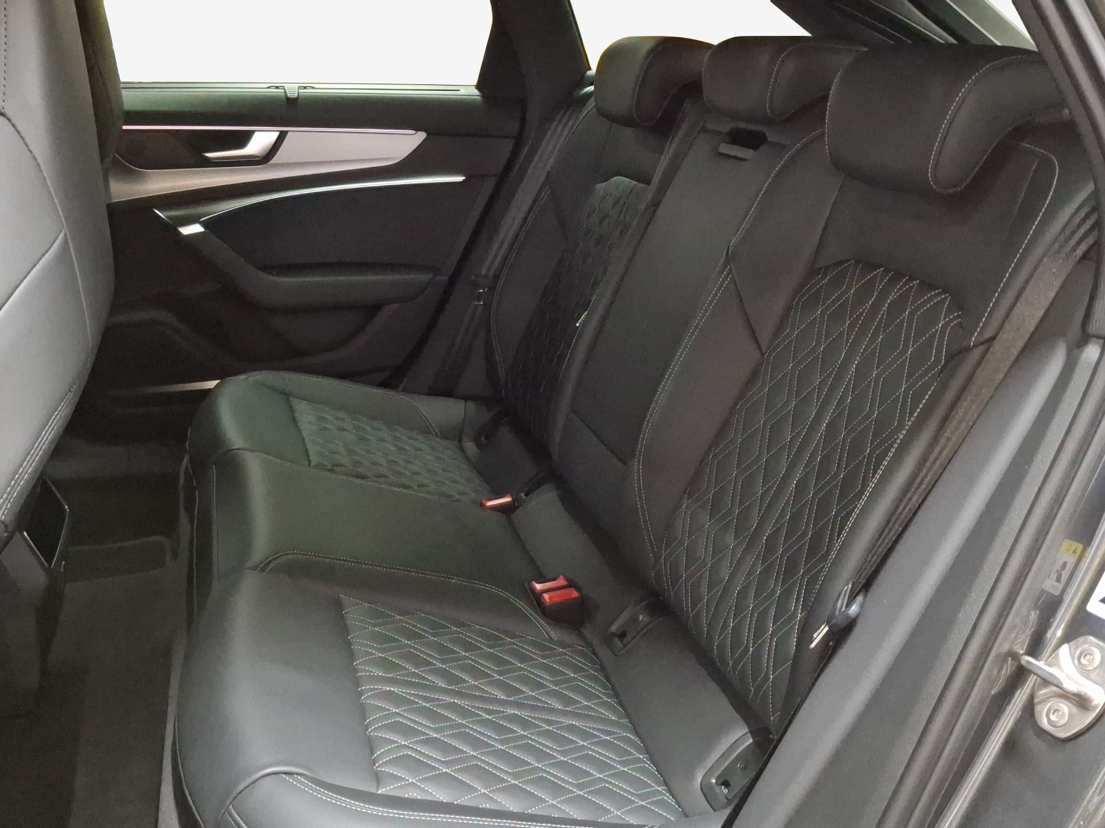 AUDI A6 Avant 40 TDI Sport Attraction quattro S-tronic-image-11