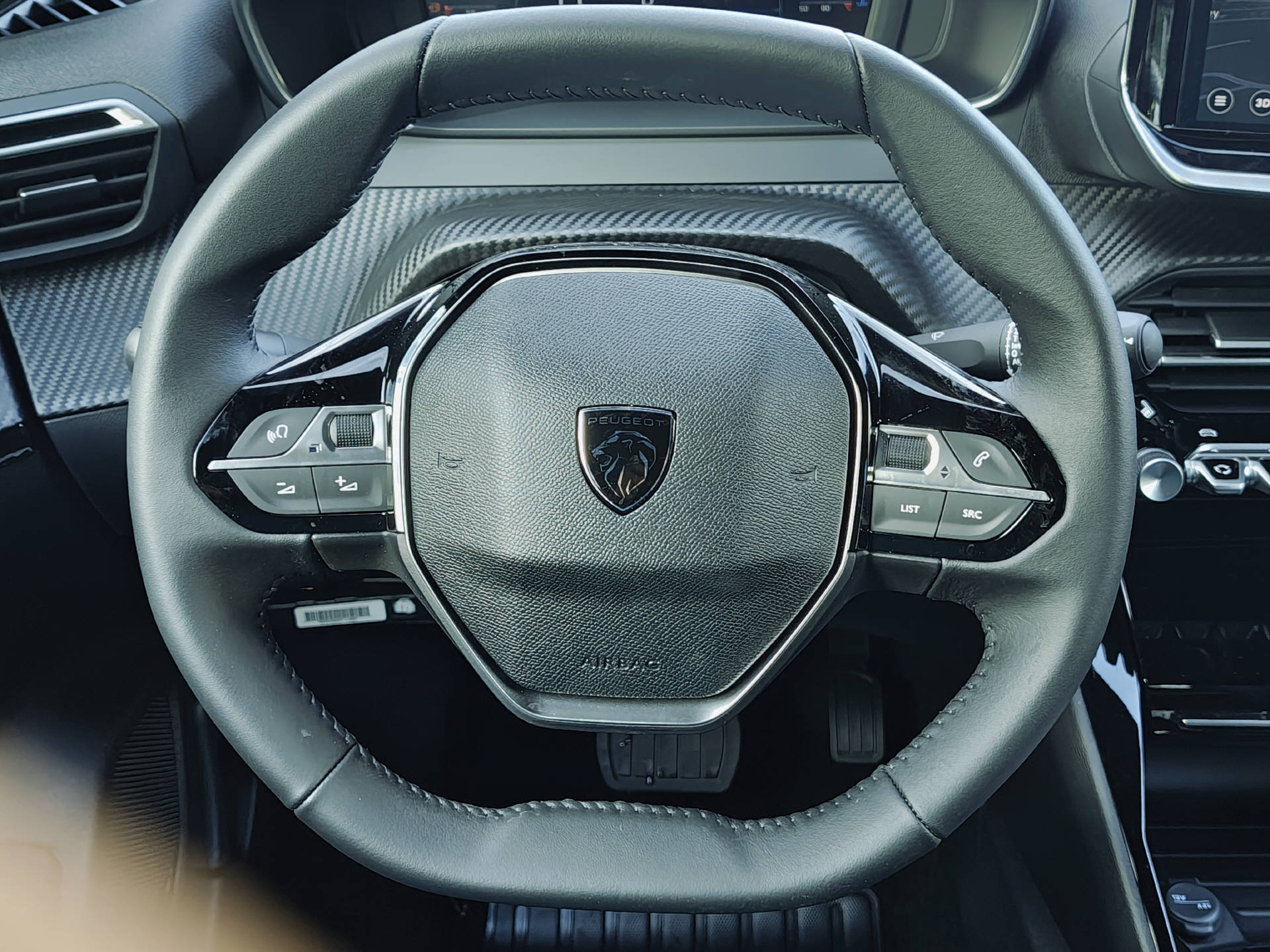 PEUGEOT 208 1.2 Hybrid Envy-image-12