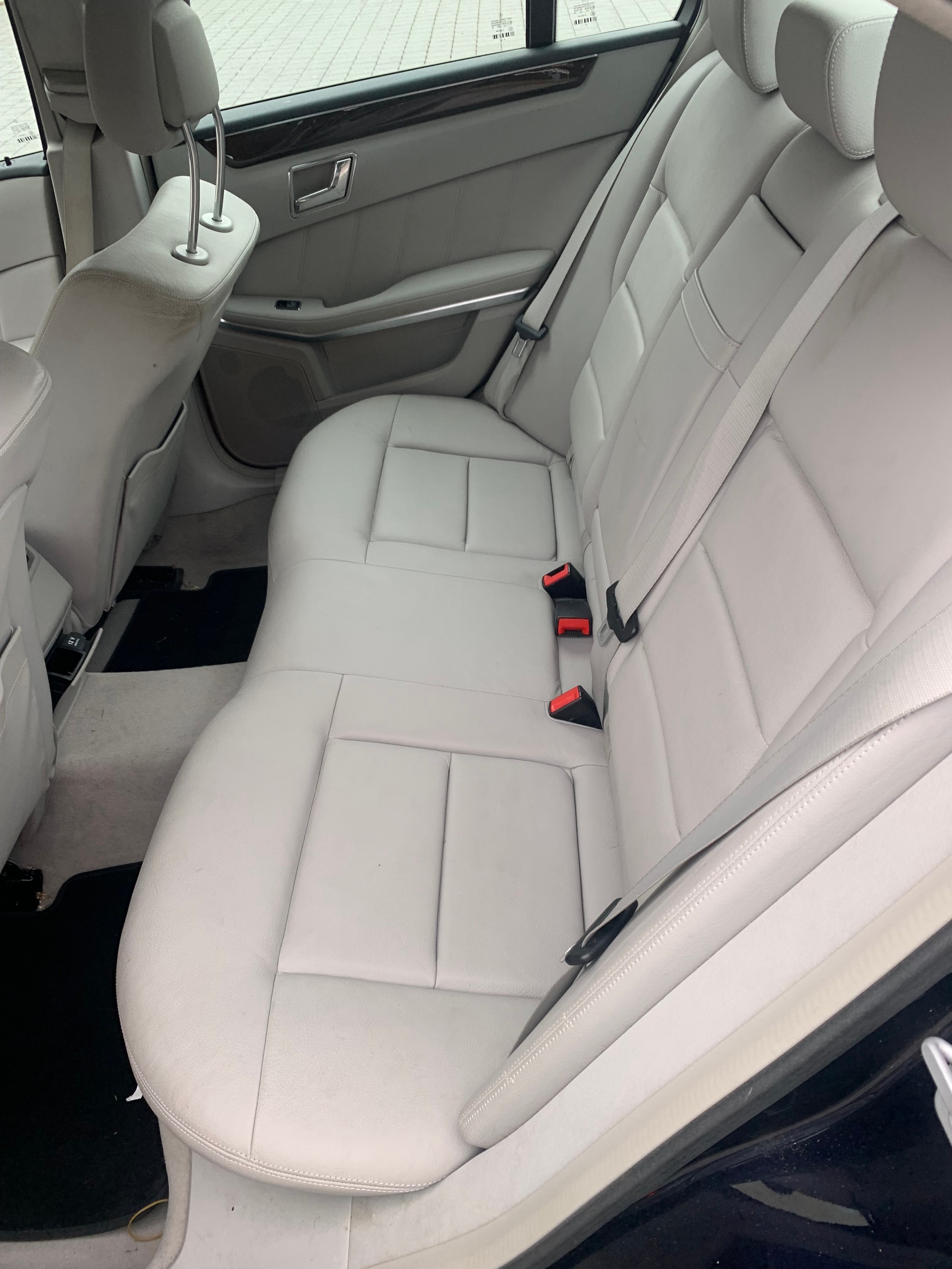 MERCEDES-BENZ E 350 Avantgarde 4Matic 7G-Tronic-image-7