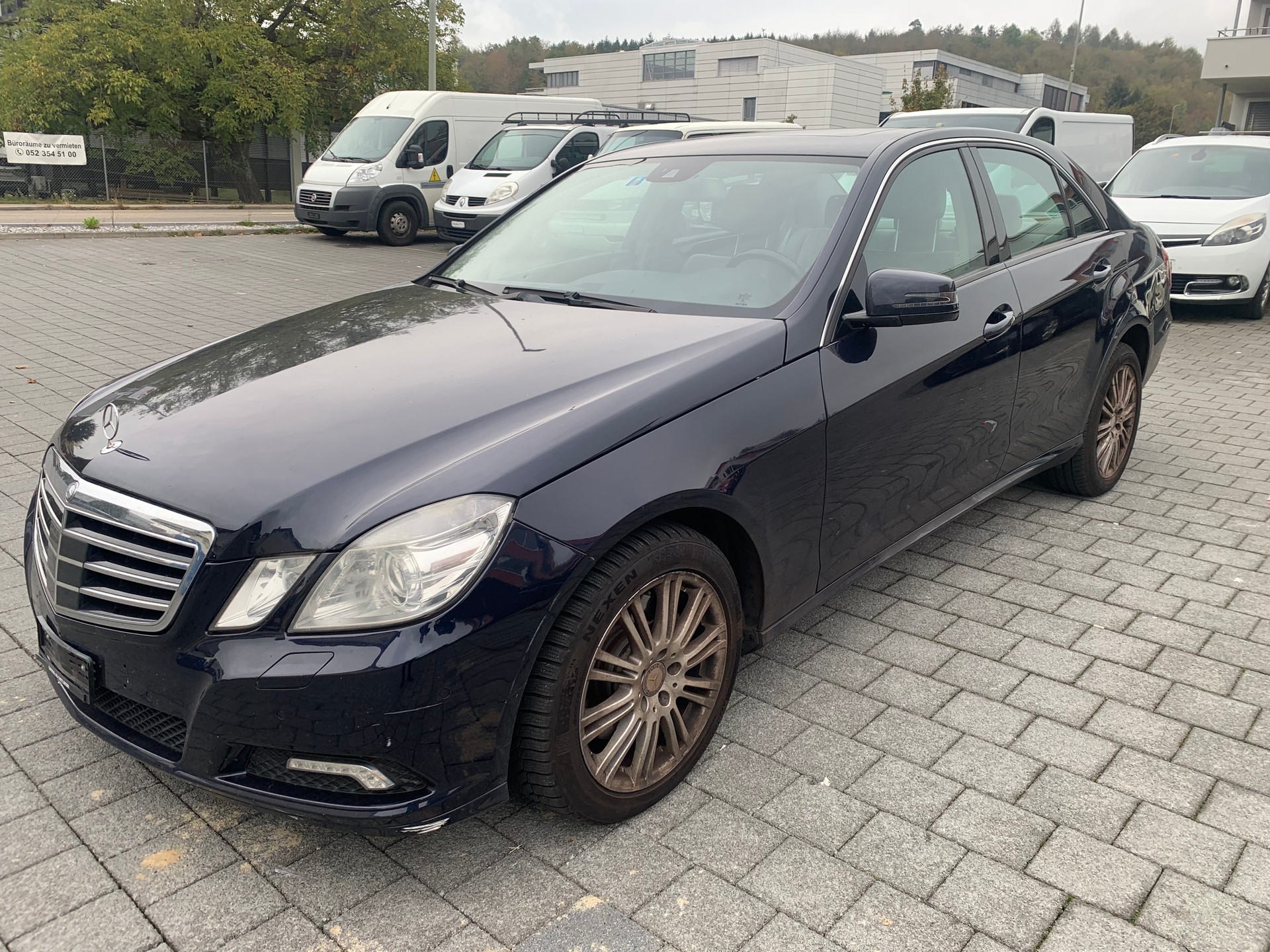 MERCEDES-BENZ E 350 Avantgarde 4Matic 7G-Tronic