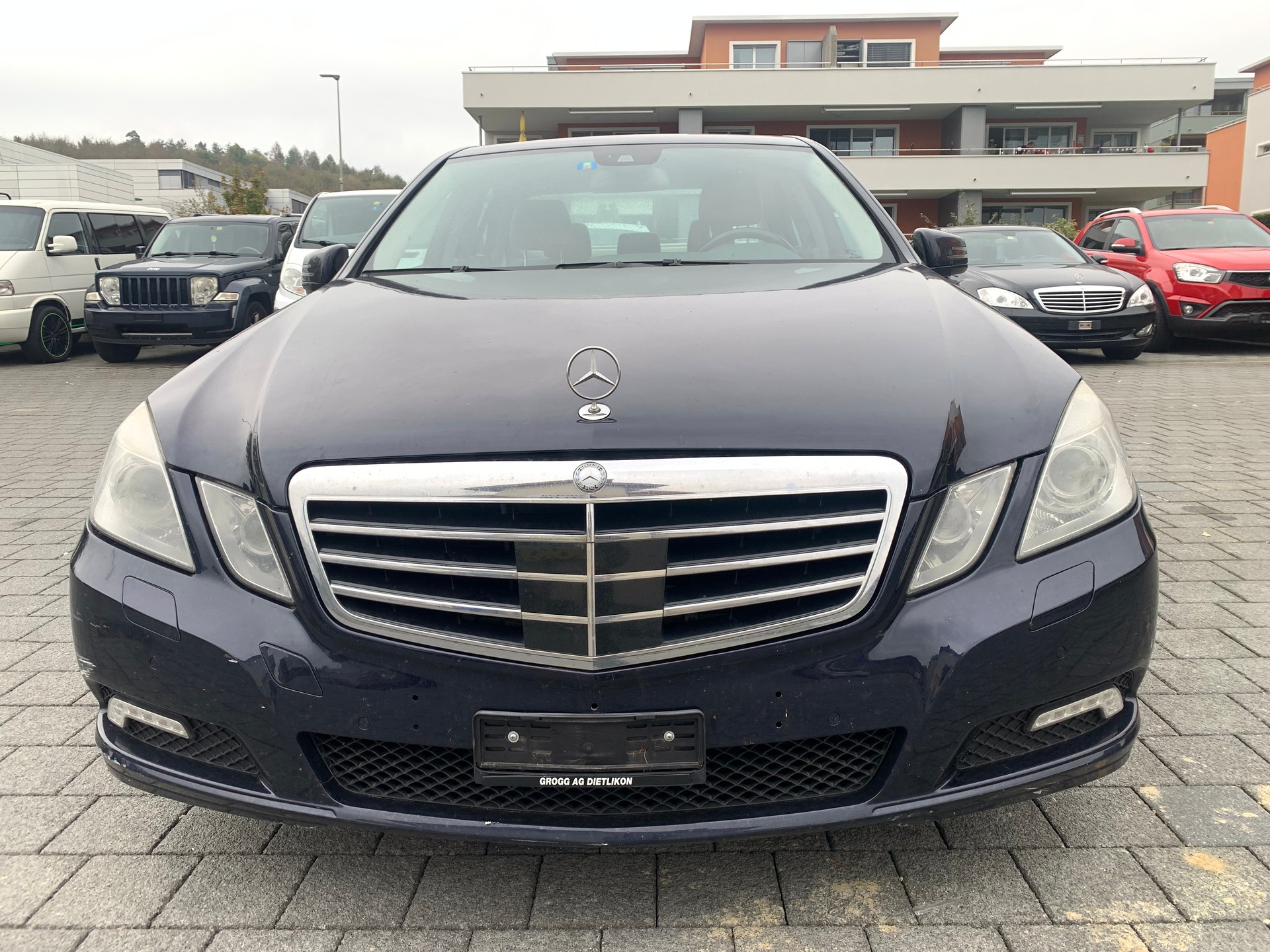 MERCEDES-BENZ E 350 Avantgarde 4Matic 7G-Tronic-image-4