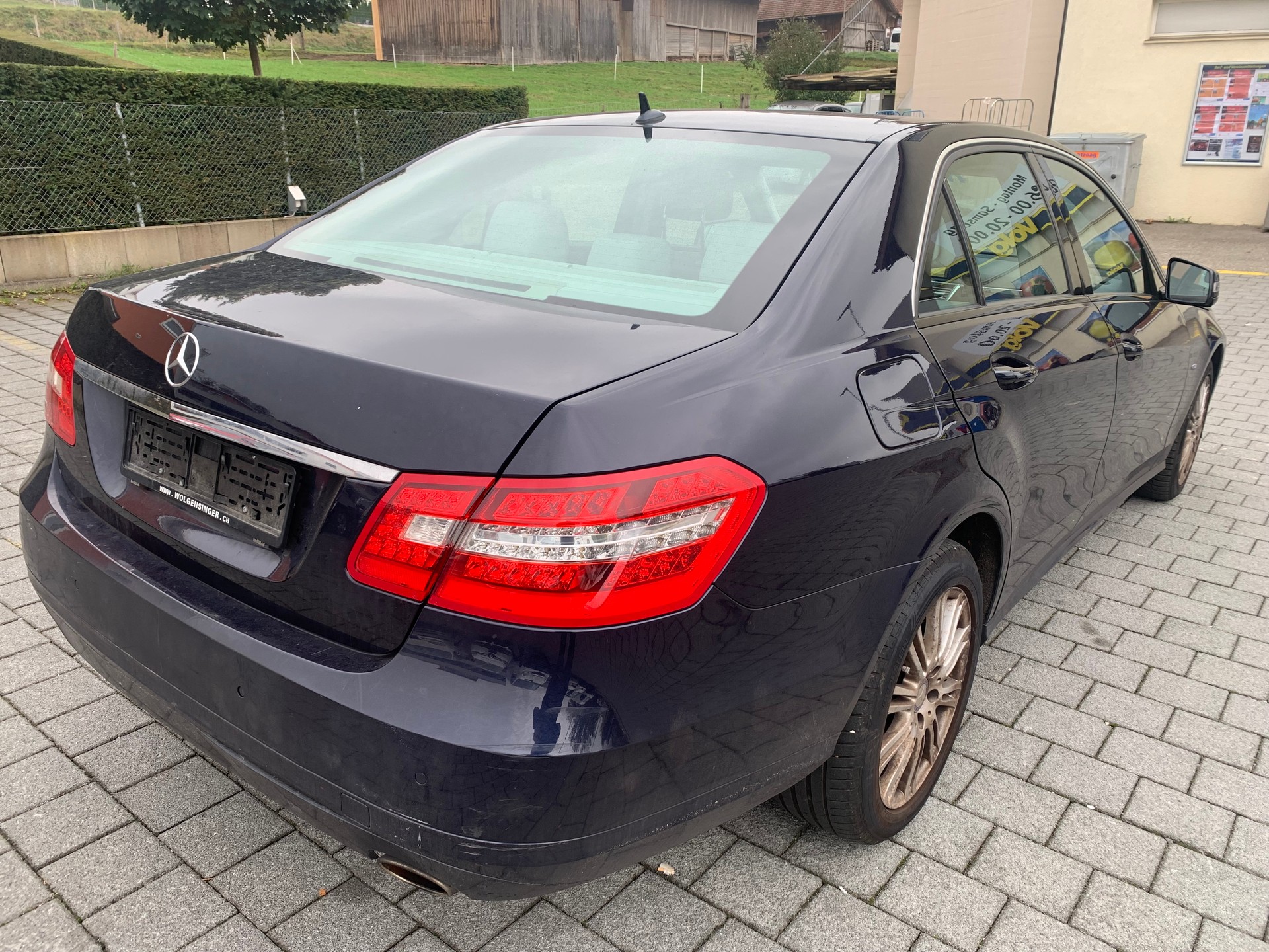 MERCEDES-BENZ E 350 Avantgarde 4Matic 7G-Tronic-image-2