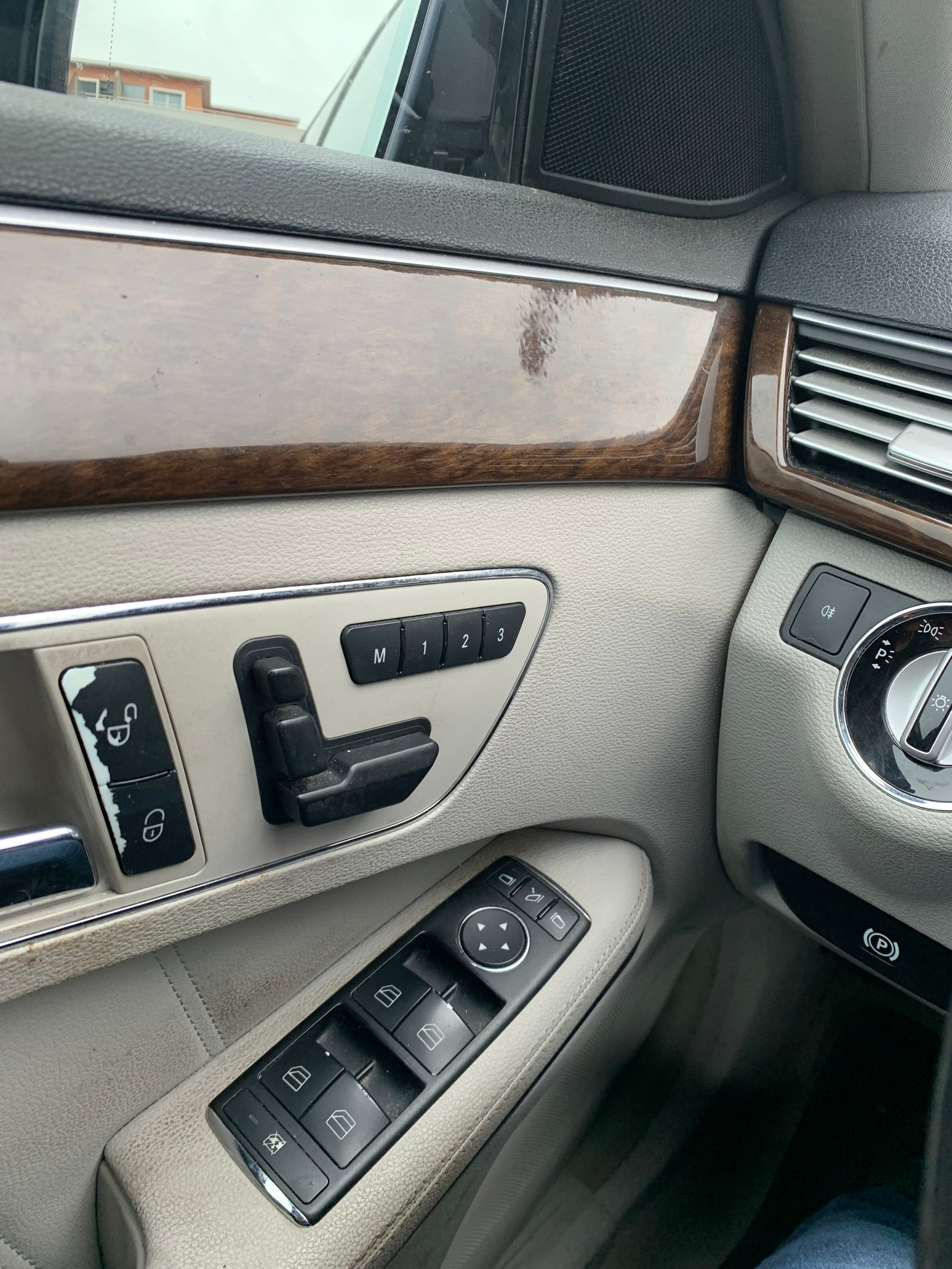 MERCEDES-BENZ E 350 Avantgarde 4Matic 7G-Tronic-image-9