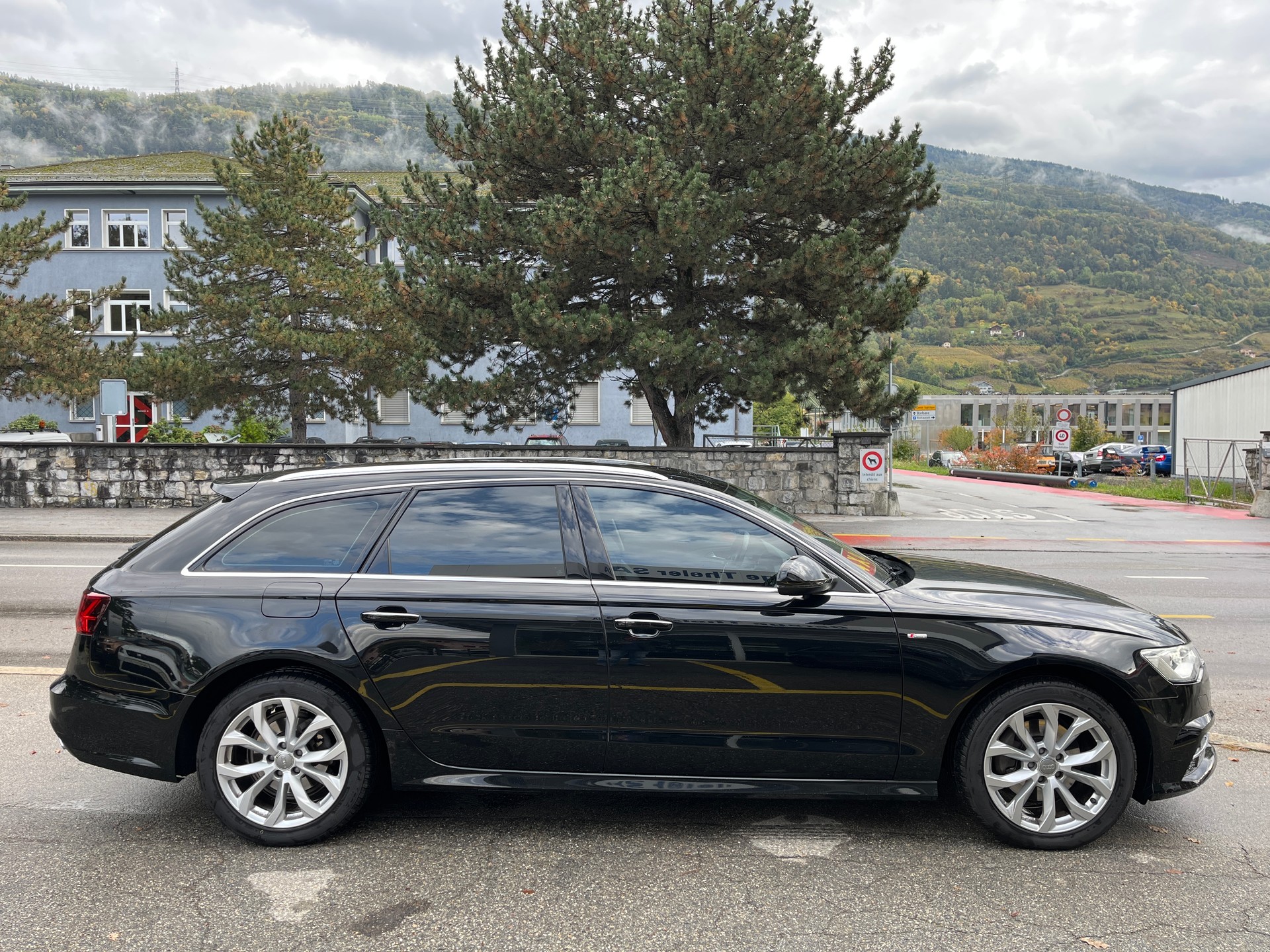 AUDI A6 Avant 2.0 TDI quattro S-tronic-image-3