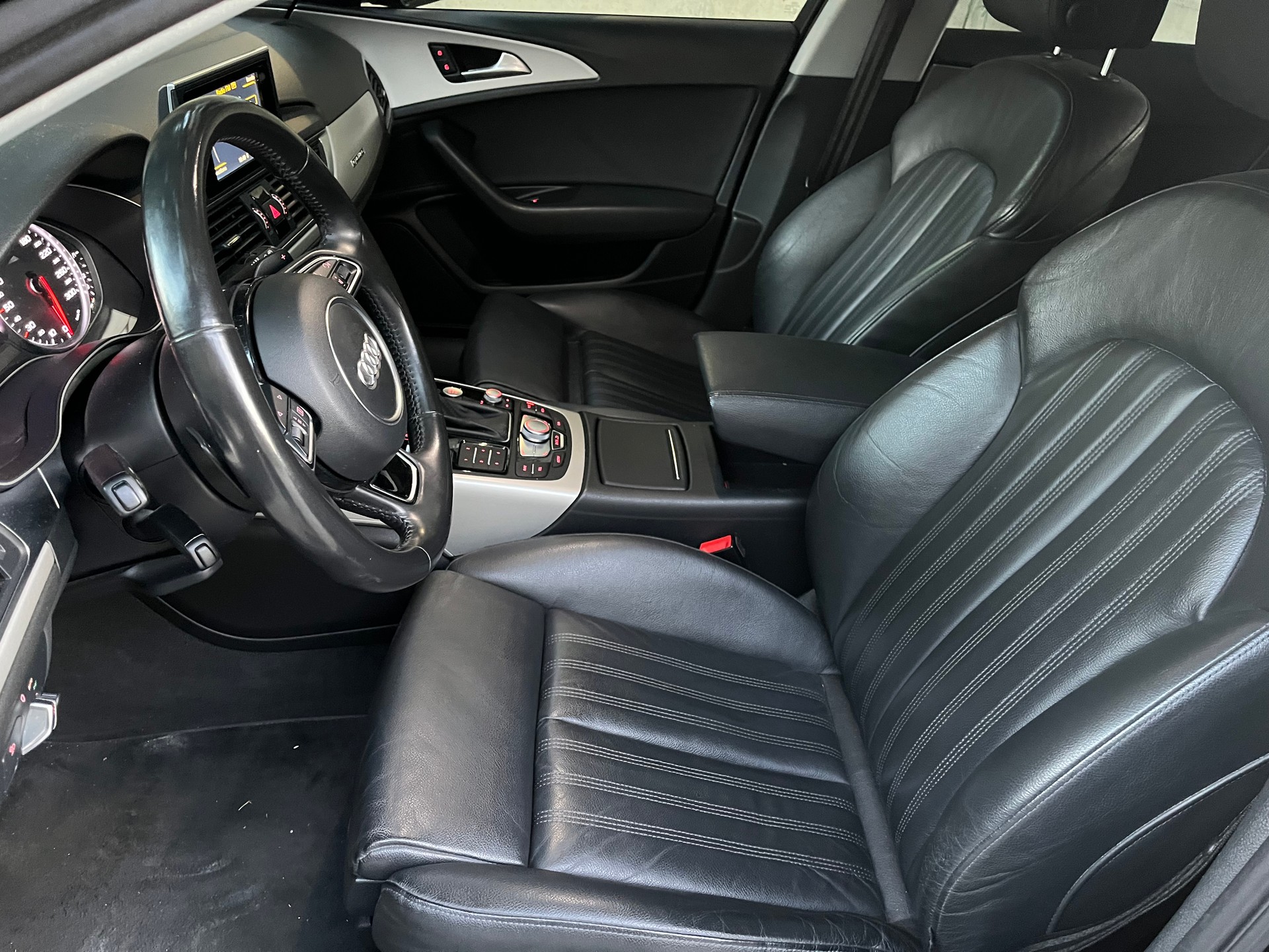AUDI A6 Avant 2.0 TDI quattro S-tronic-image-11