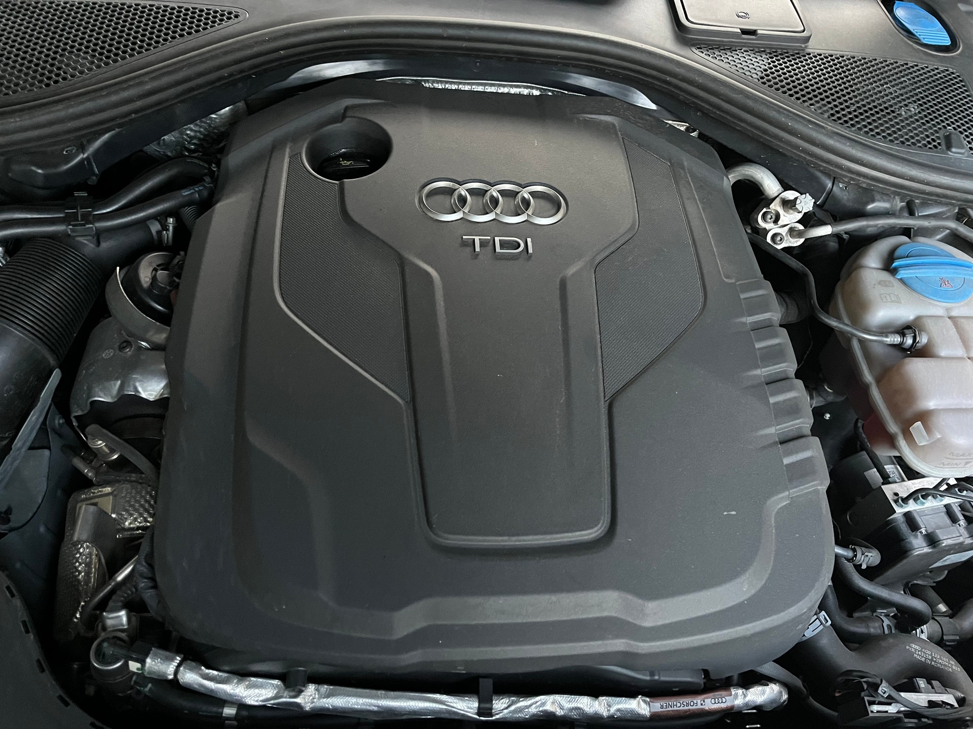AUDI A6 Avant 2.0 TDI quattro S-tronic-image-23