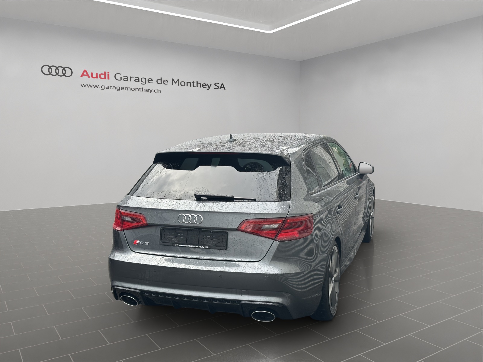 AUDI RS3 2.5 TSI quattro S-tronic-image-2