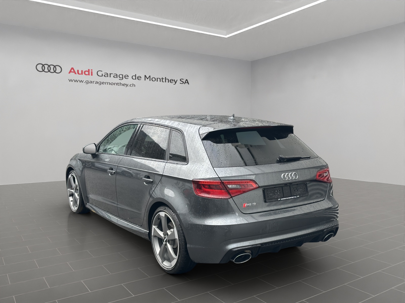 AUDI RS3 2.5 TSI quattro S-tronic-image-3