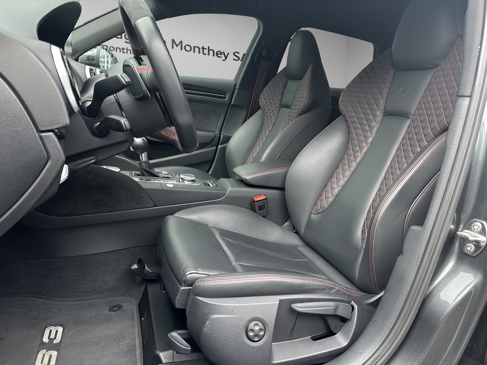 AUDI RS3 2.5 TSI quattro S-tronic-image-6