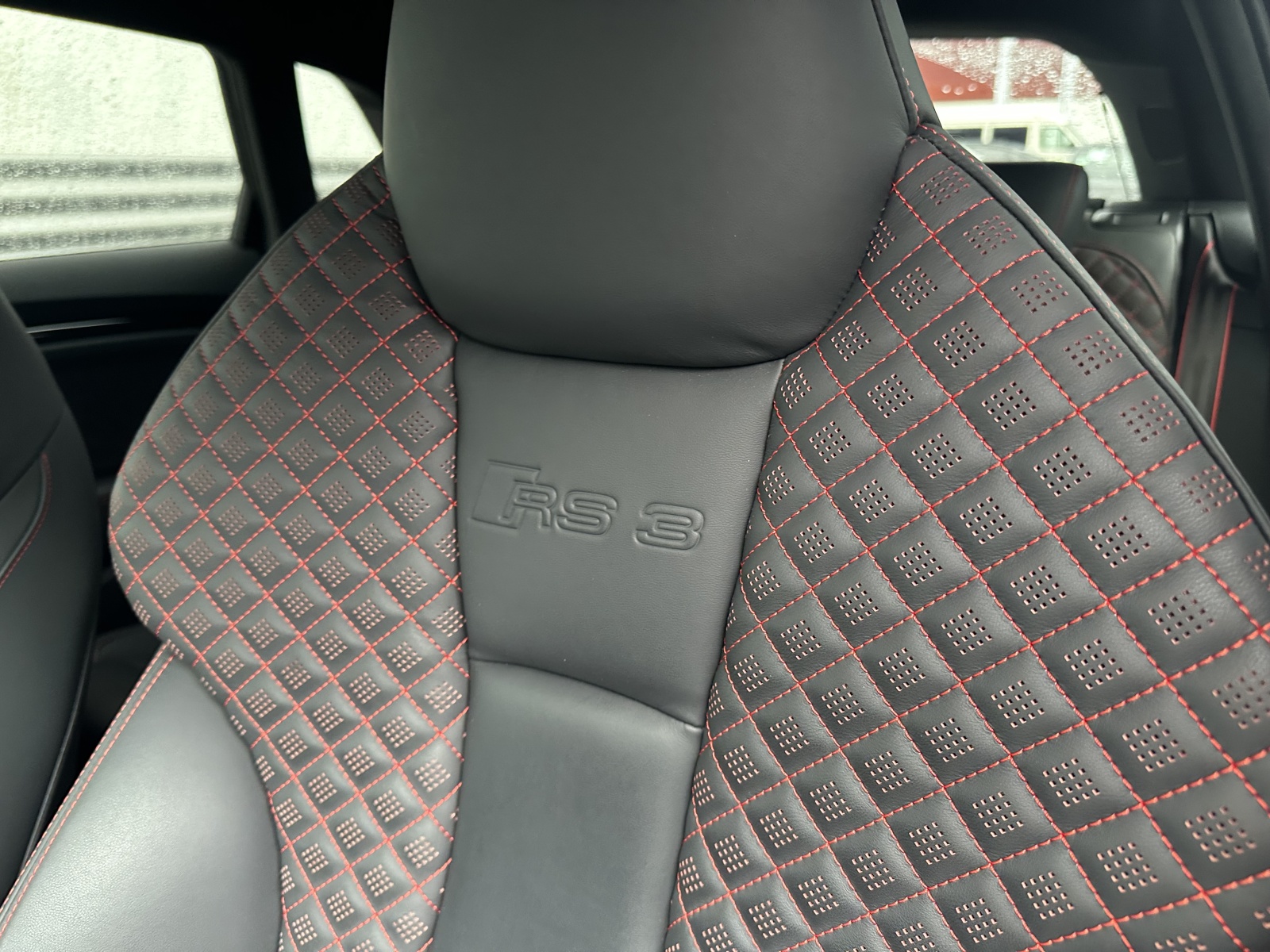 AUDI RS3 2.5 TSI quattro S-tronic-image-11