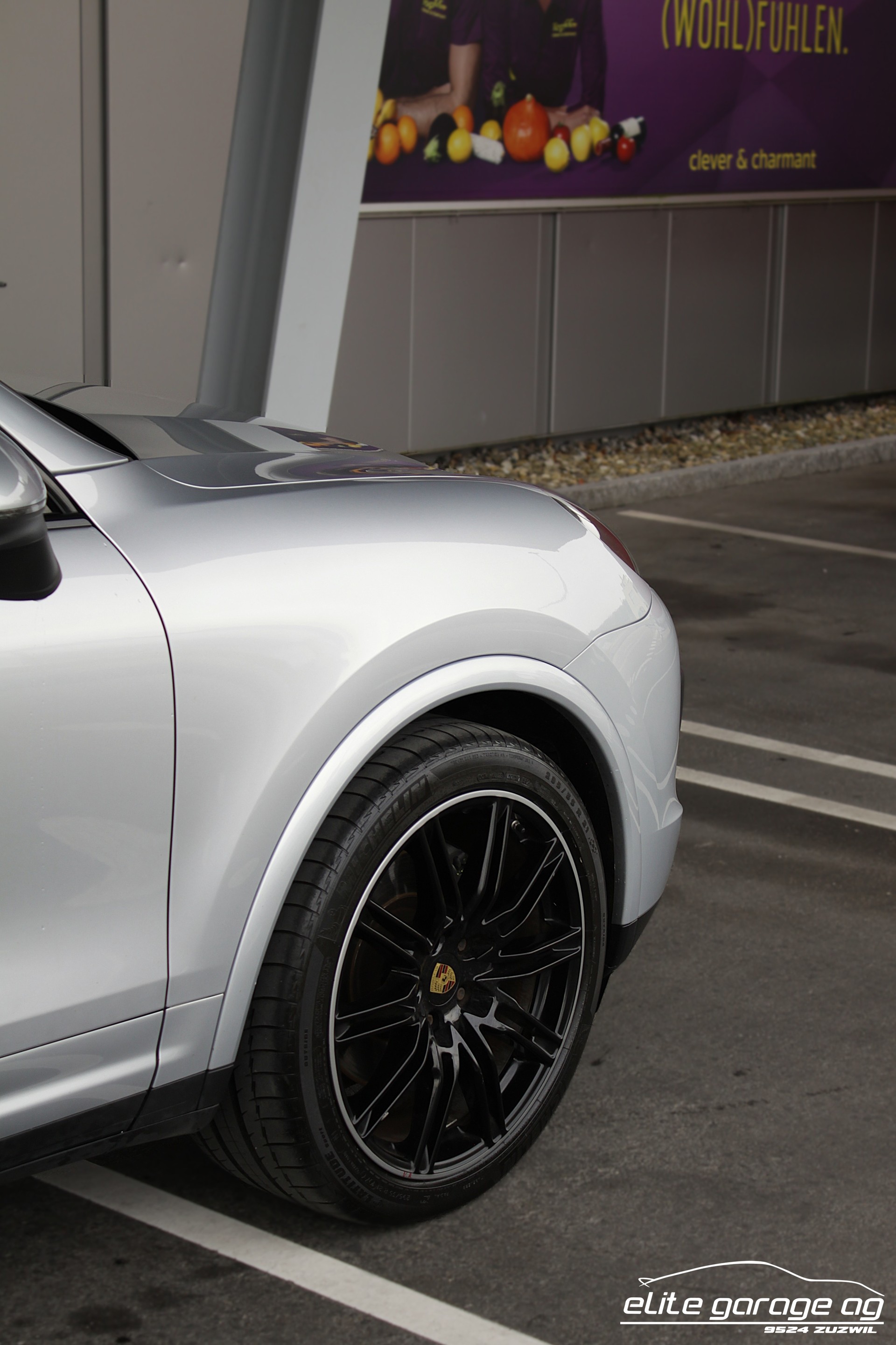 PORSCHE Cayenne S E-Hybrid-image-10
