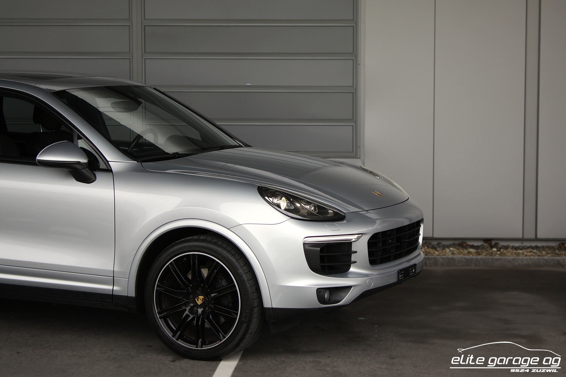 PORSCHE Cayenne S E-Hybrid-image-8