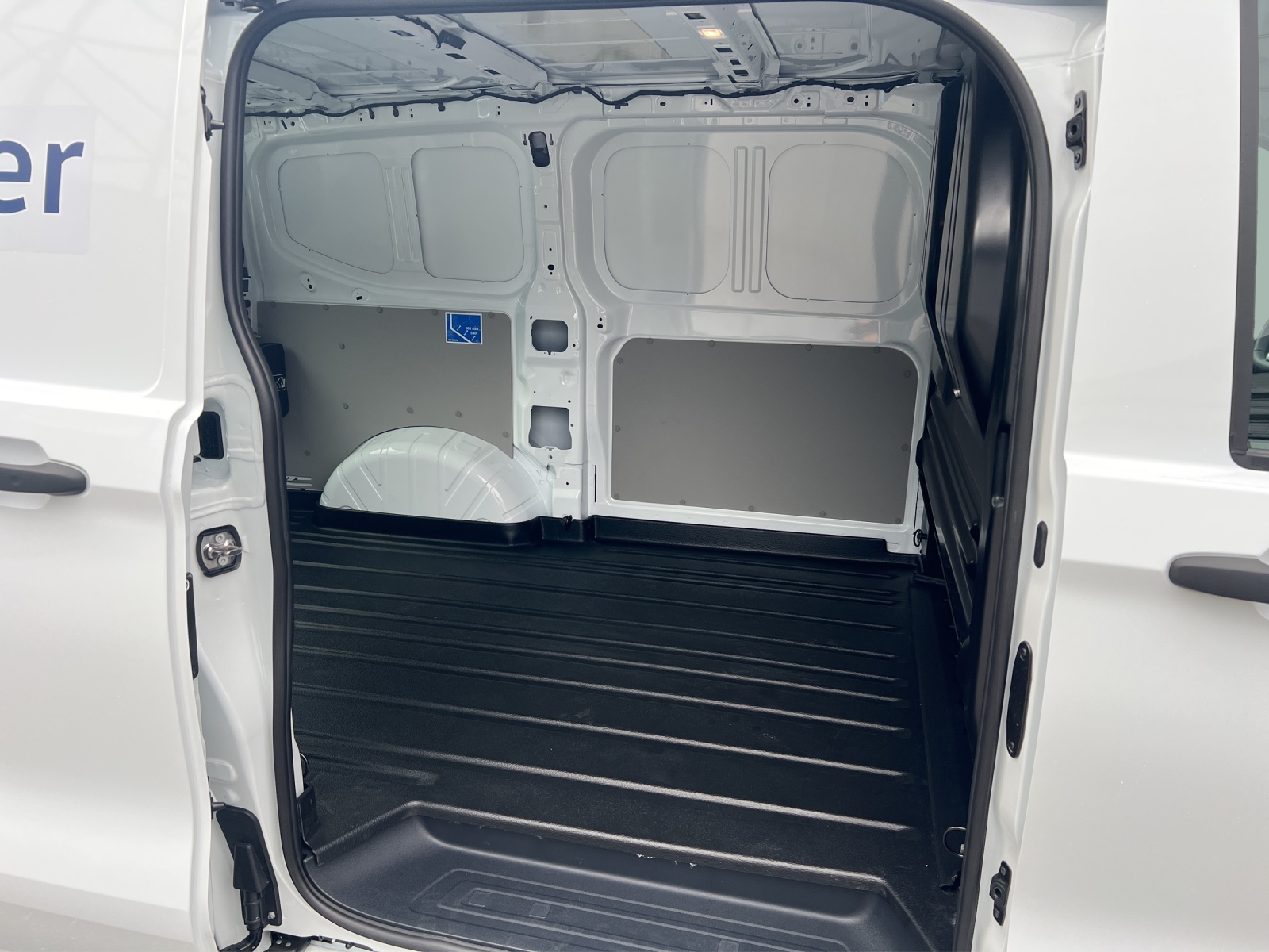 VW Transporter 2.0 TDI Automat-image-12