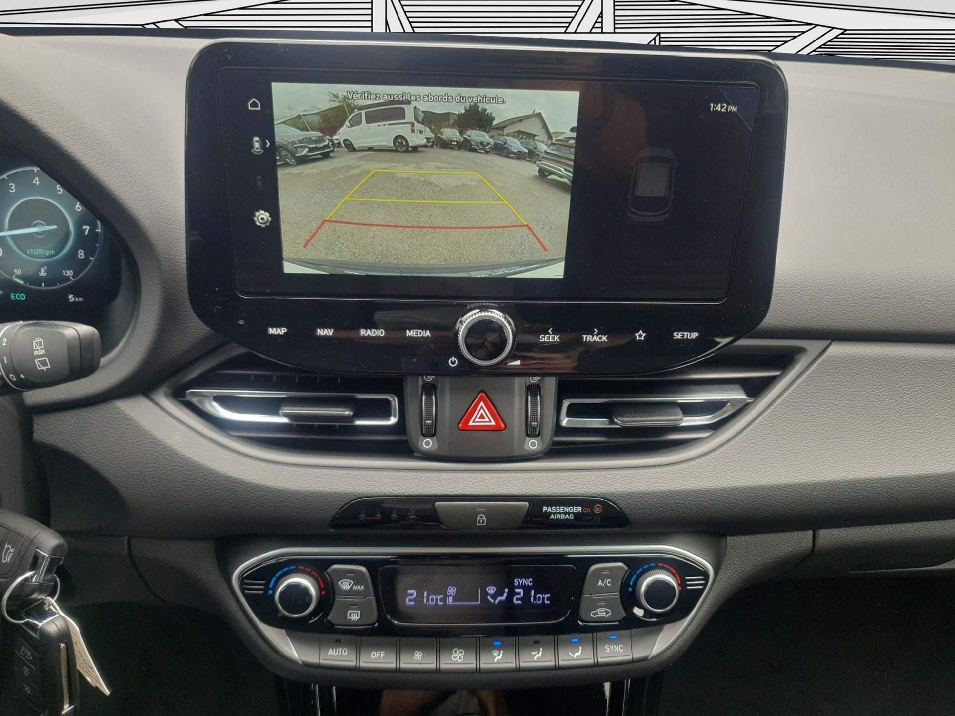 HYUNDAI i30 Wagon 1.5 T-GDi Amplia Auto.-image-8