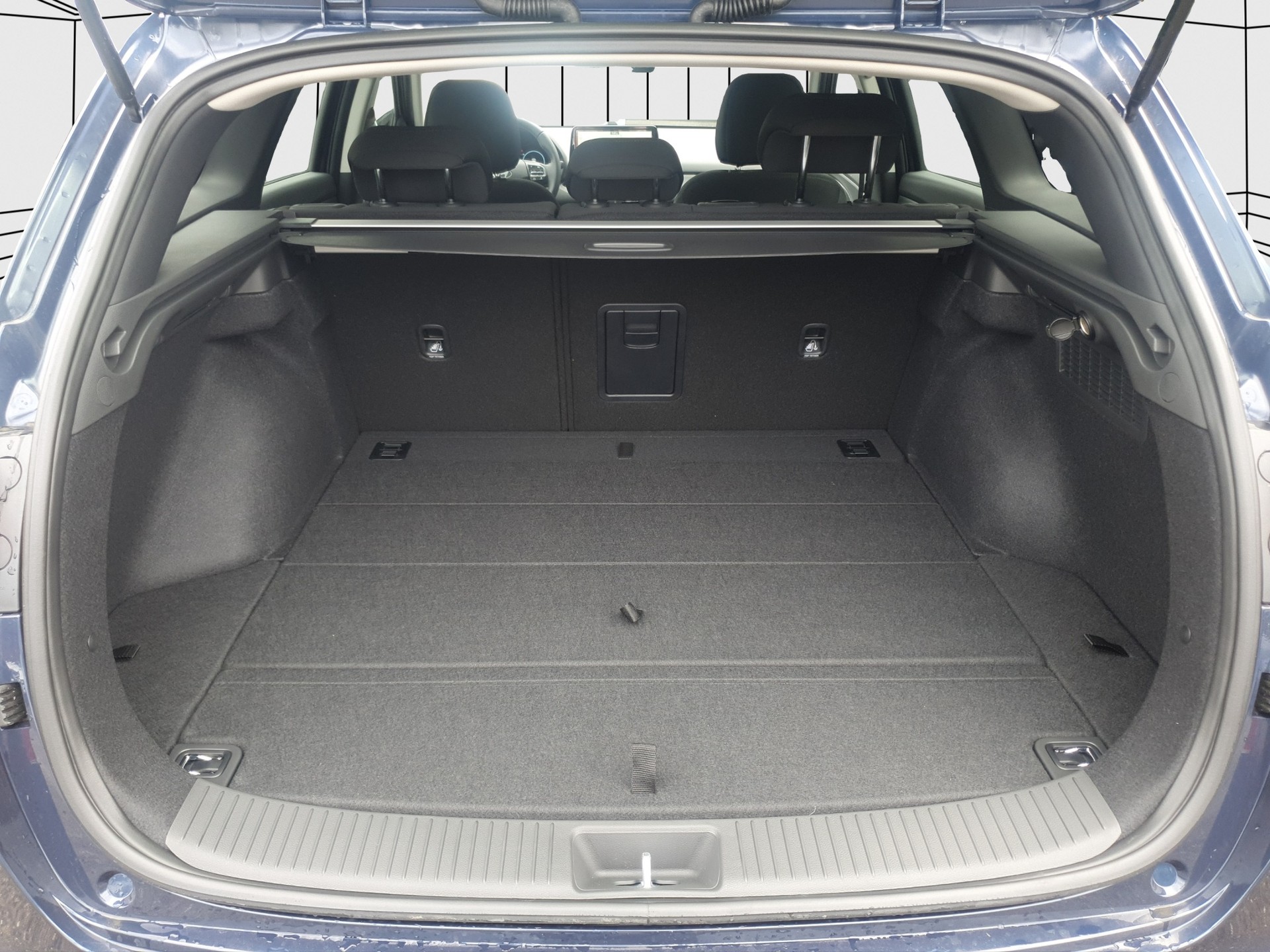 HYUNDAI i30 Wagon 1.5 T-GDi Amplia Auto.-image-12
