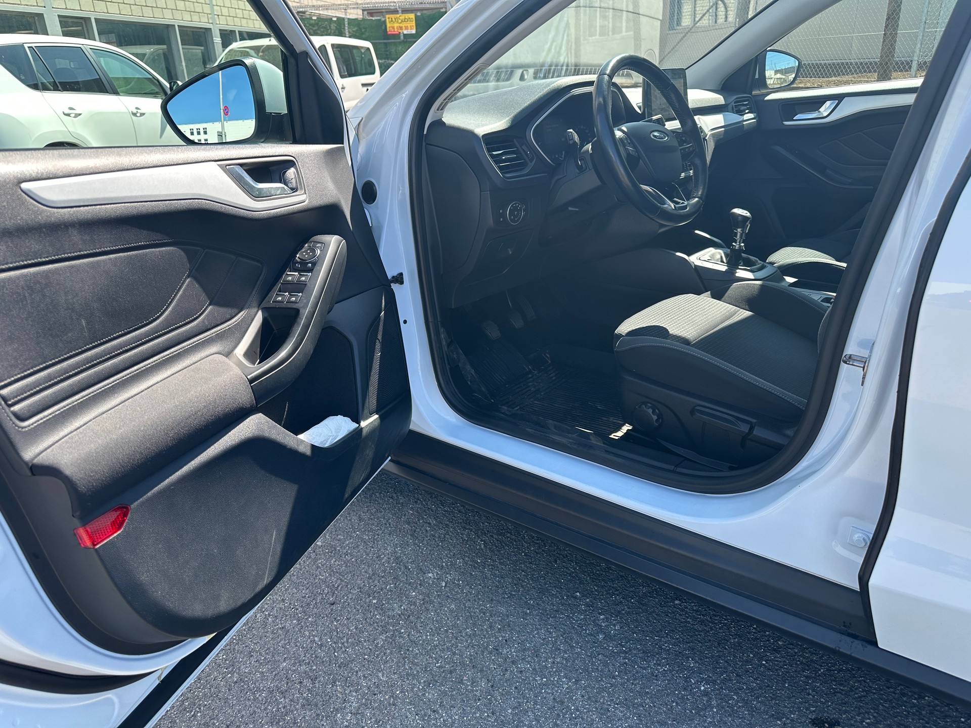 FORD Focus 1.0 SCTi Business-image-9