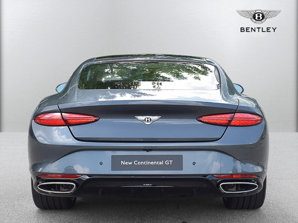 BENTLEY Continental GT V8 4.0 PHEV 680 PS-image-5