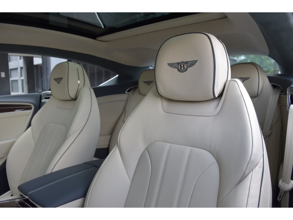 BENTLEY Continental GT V8 4.0 PHEV 680 PS-image-11