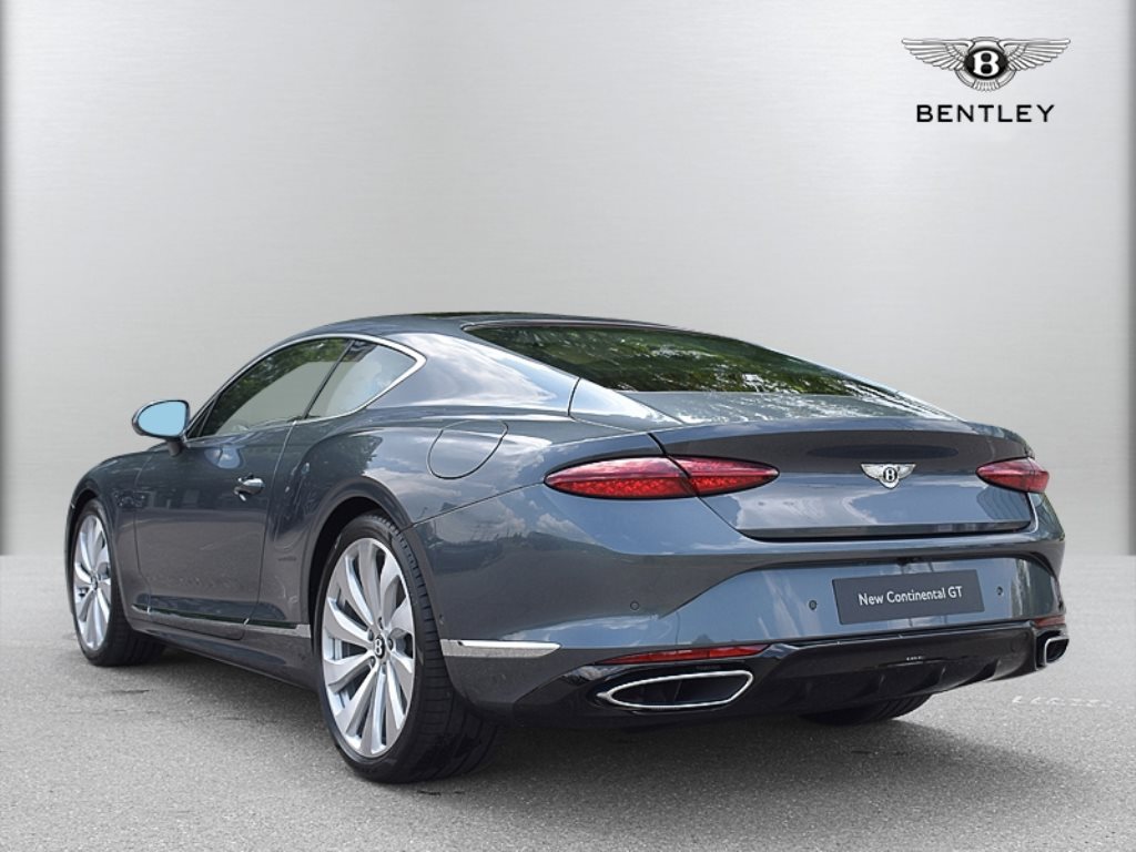 BENTLEY Continental GT V8 4.0 PHEV 680 PS-image-4