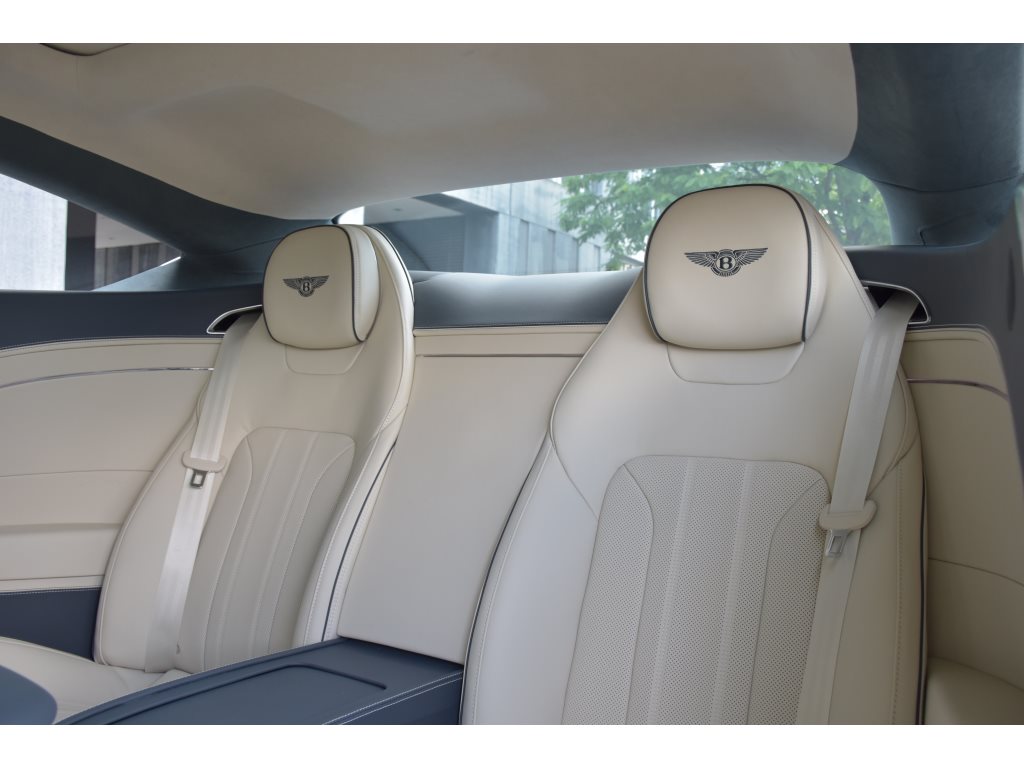 BENTLEY Continental GT V8 4.0 PHEV 680 PS-image-12