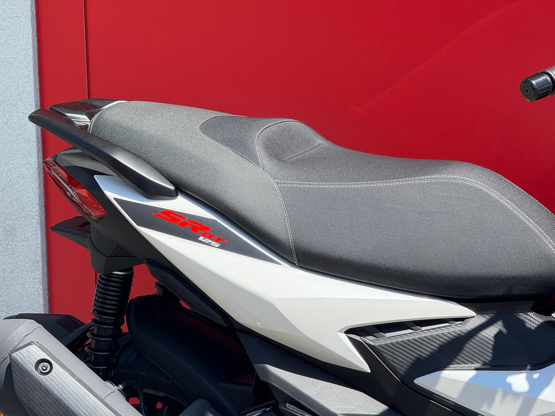 APRILIA SR 125 GT ABS E5+-showroom-element-3