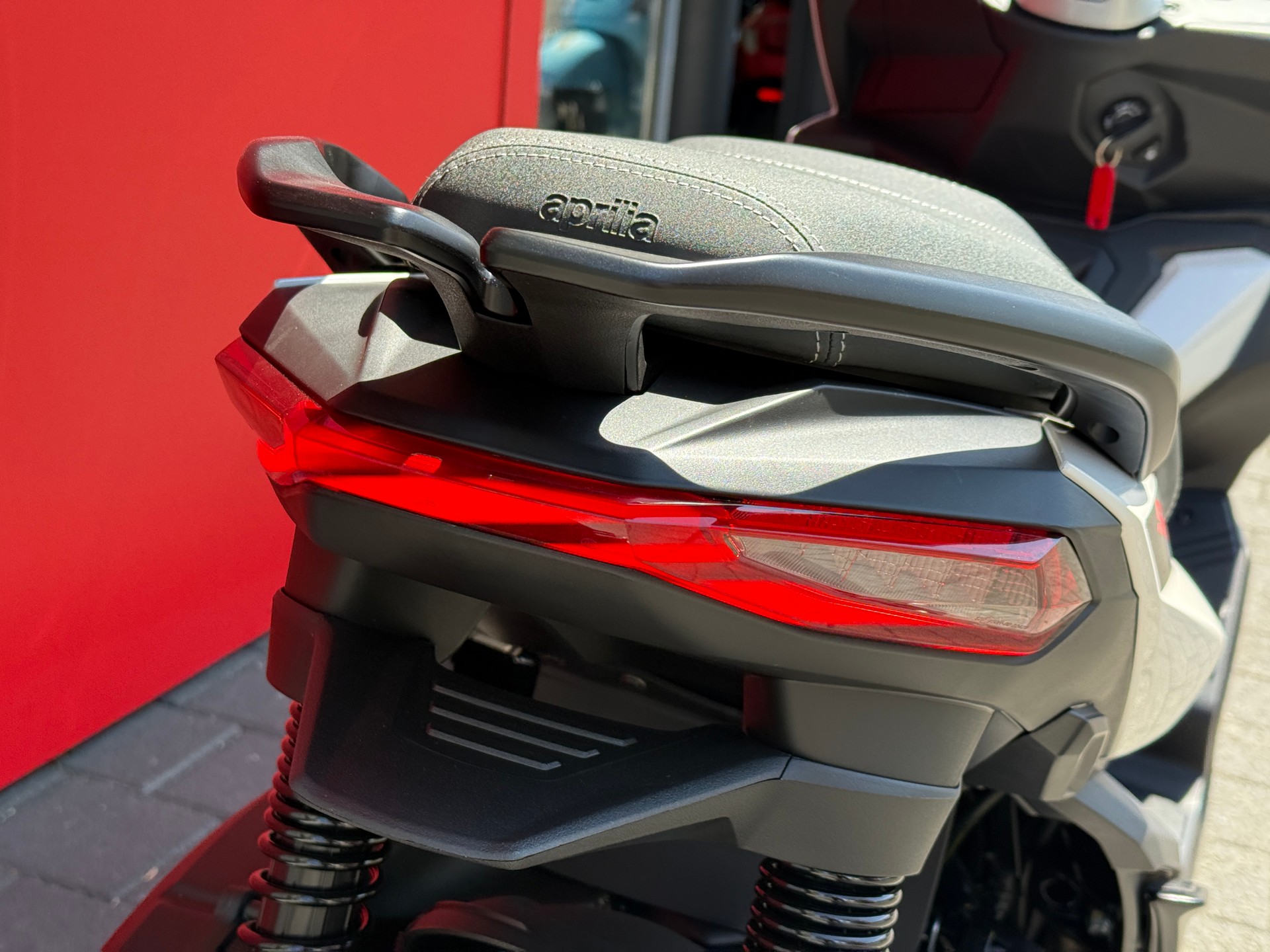 APRILIA SR 125 GT ABS E5+-image-9