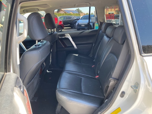 TOYOTA Land Cruiser 3.0 TD Sol Premium Automatic-image-9