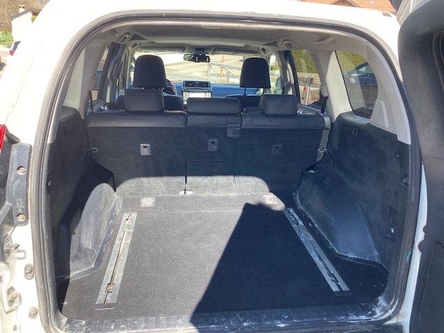 TOYOTA Land Cruiser 3.0 TD Sol Premium Automatic-image-6