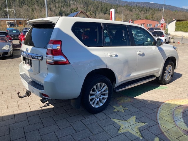 TOYOTA Land Cruiser 3.0 TD Sol Premium Automatic-image-4