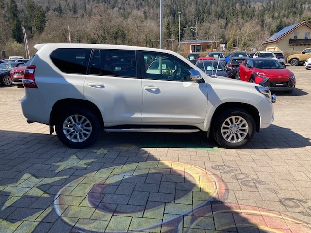 TOYOTA Land Cruiser 3.0 TD Sol Premium Automatic-image-3