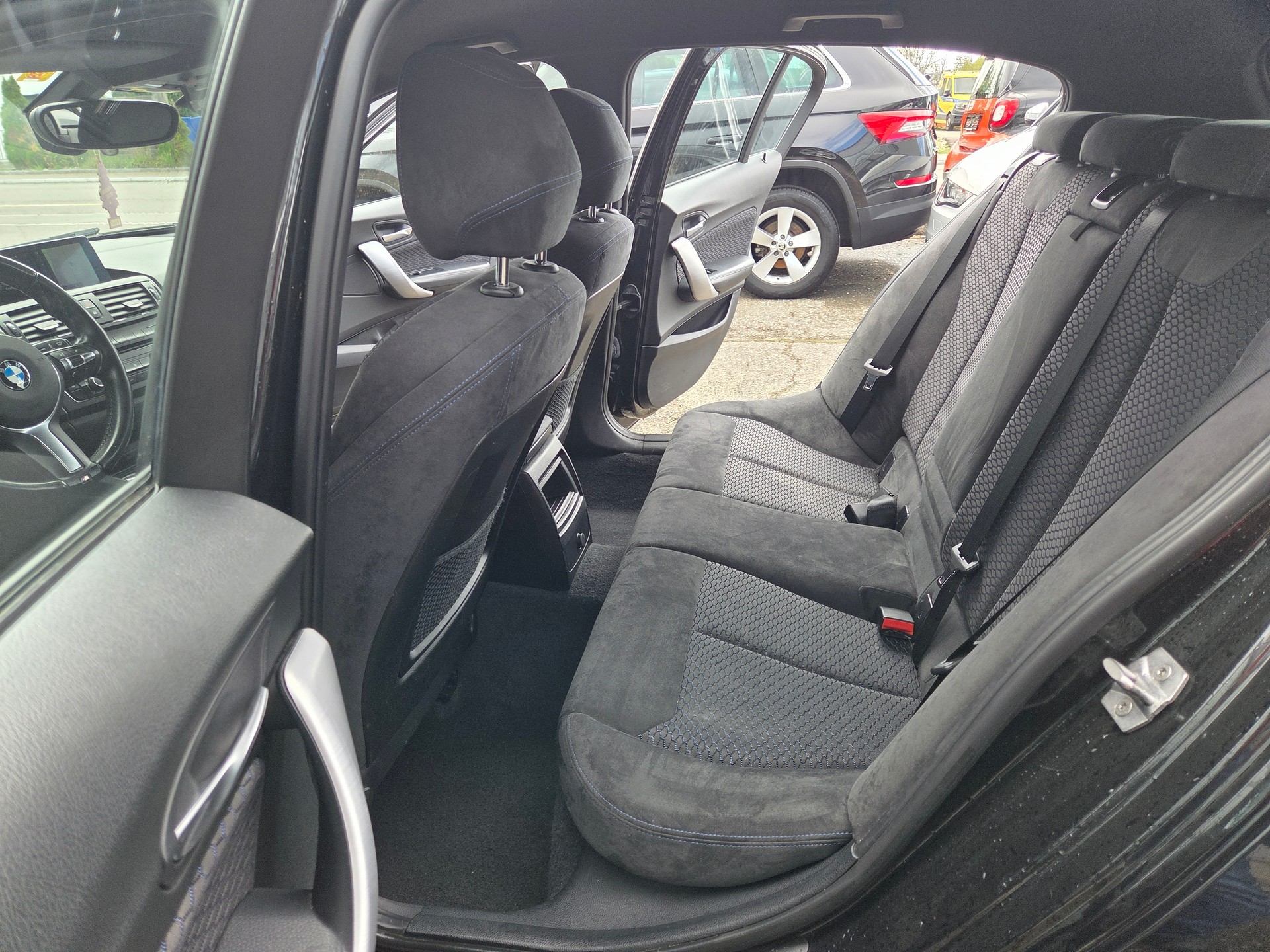 BMW 118d xDrive M-Sportpaket-image-8