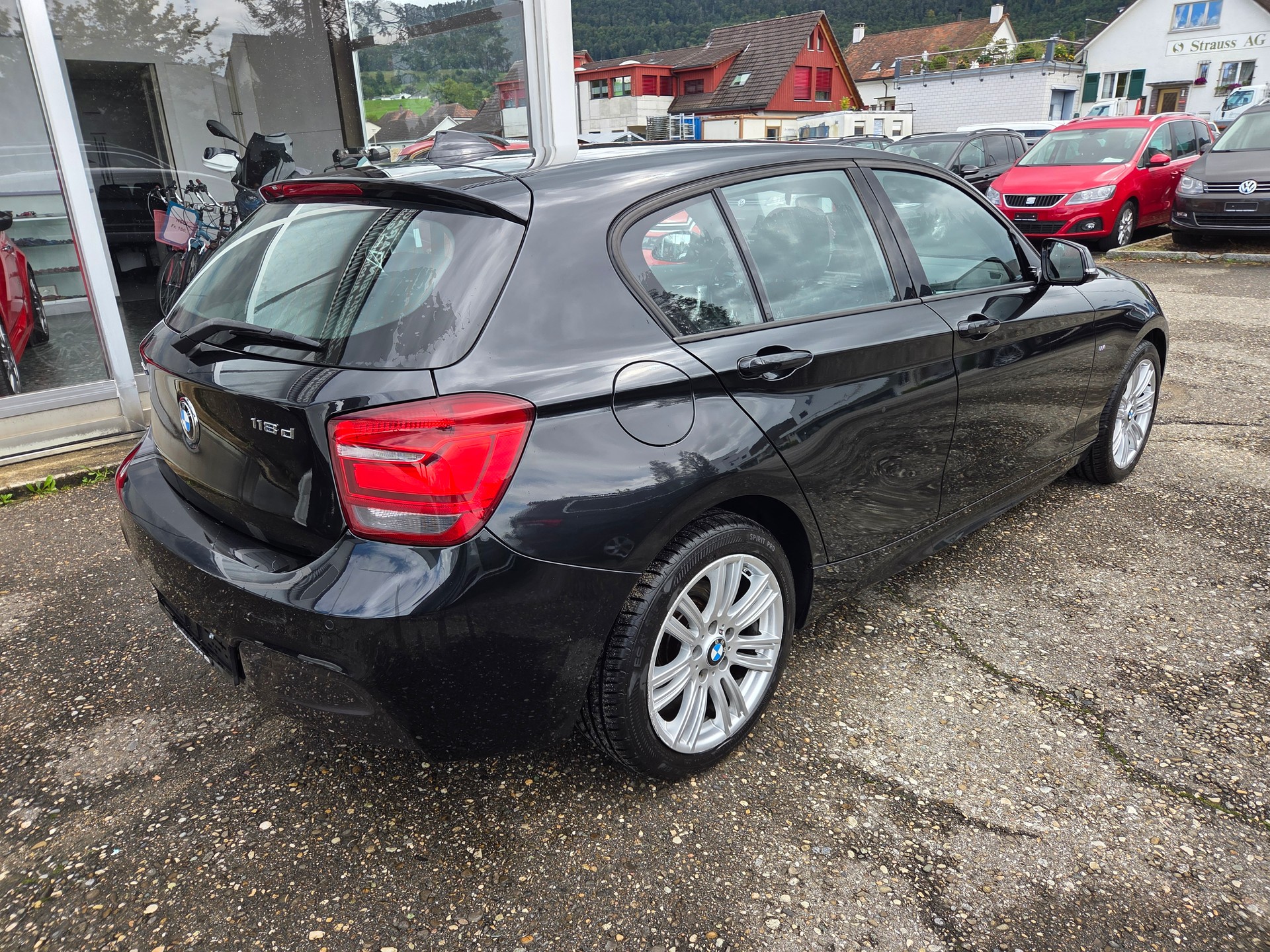 BMW 118d xDrive M-Sportpaket-image-5
