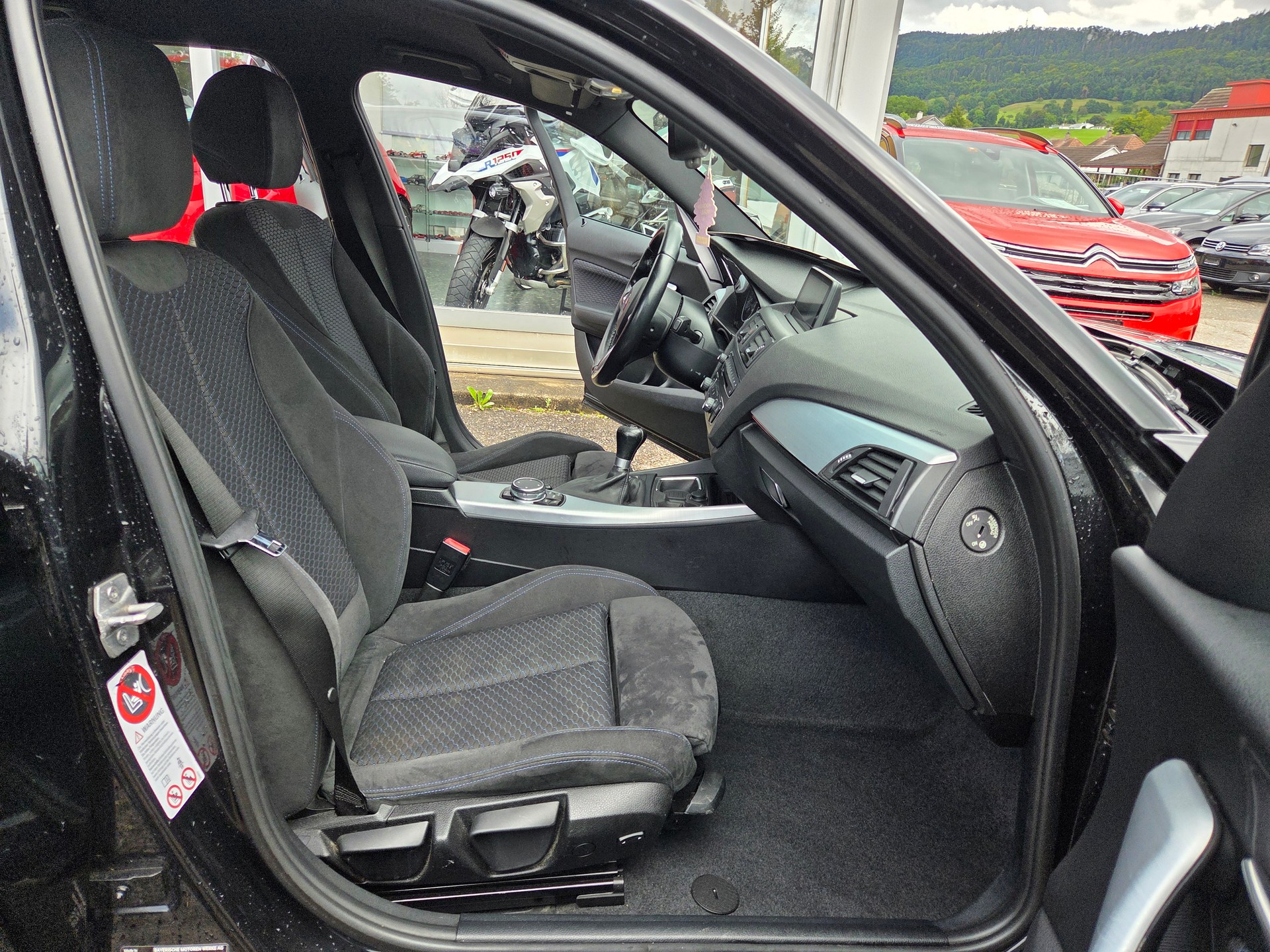 BMW 118d xDrive M-Sportpaket-image-9
