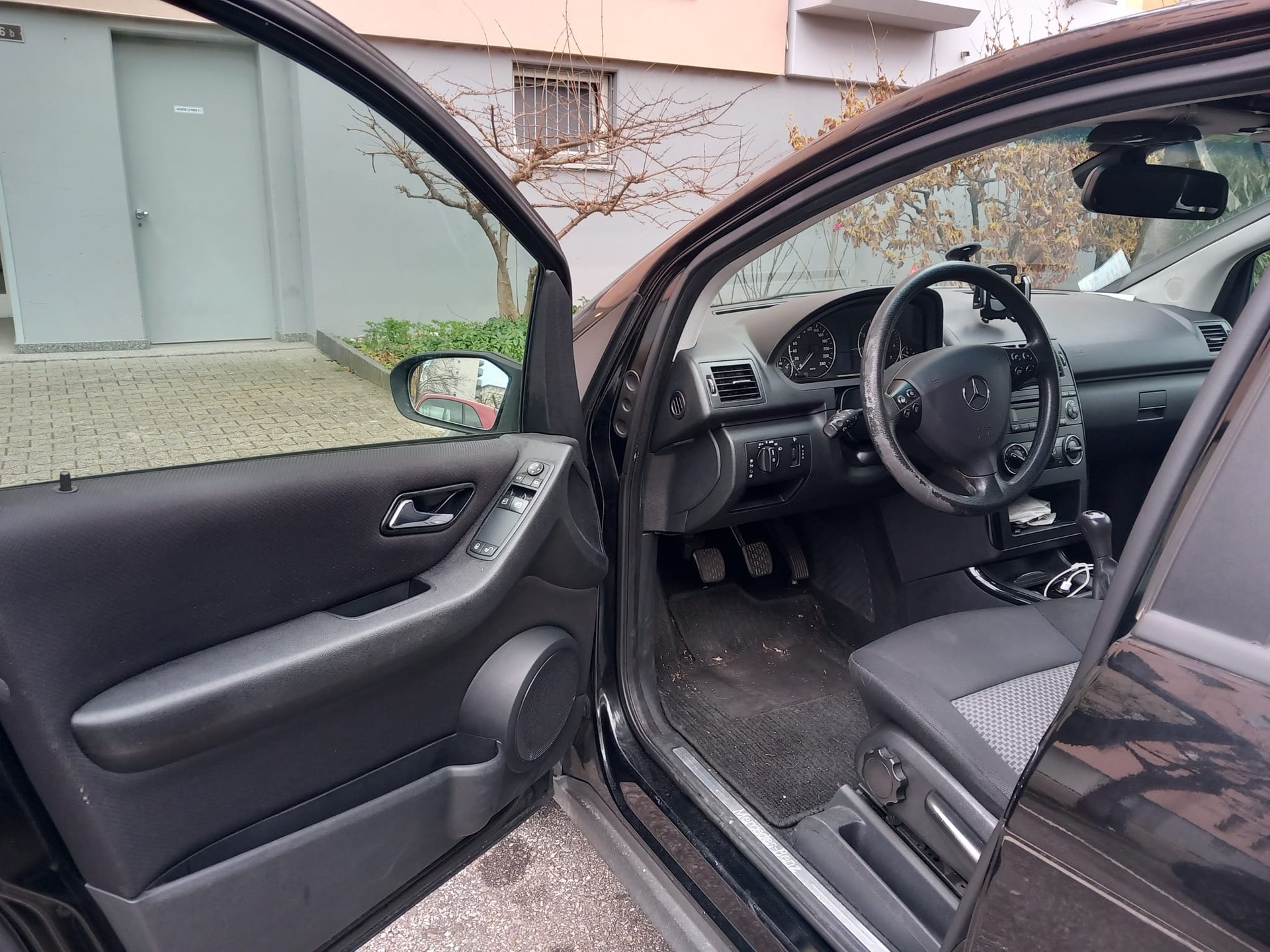 MERCEDES-BENZ A 150 Classic Edition-image-4