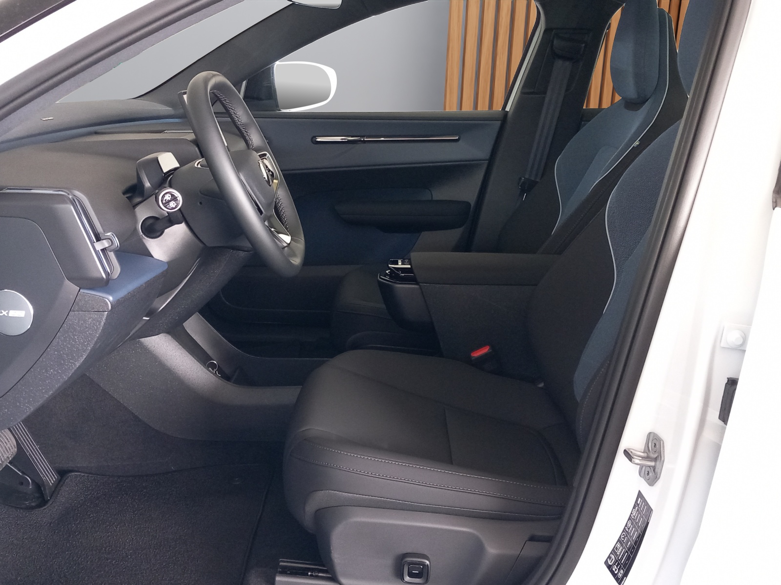 VOLVO EX30 CC E60 Twin Performance AWD-image-12