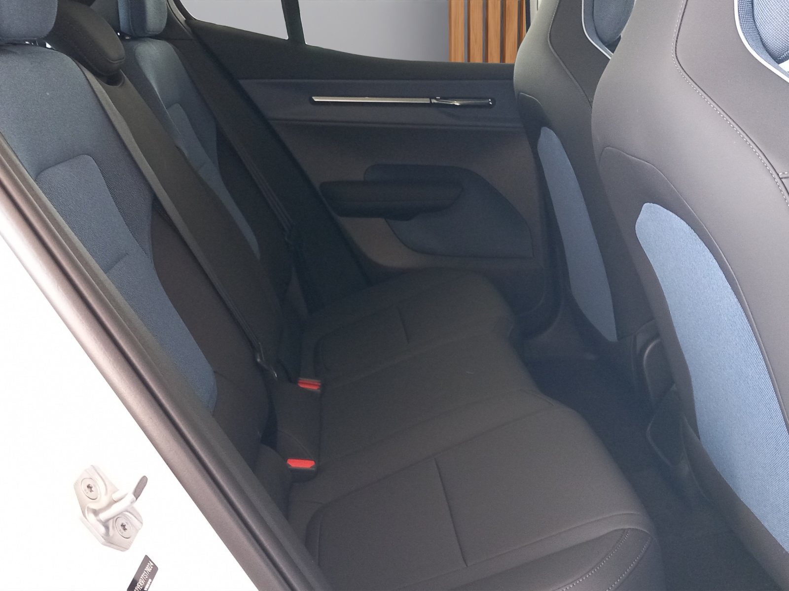 VOLVO EX30 CC E60 Twin Performance AWD-image-14