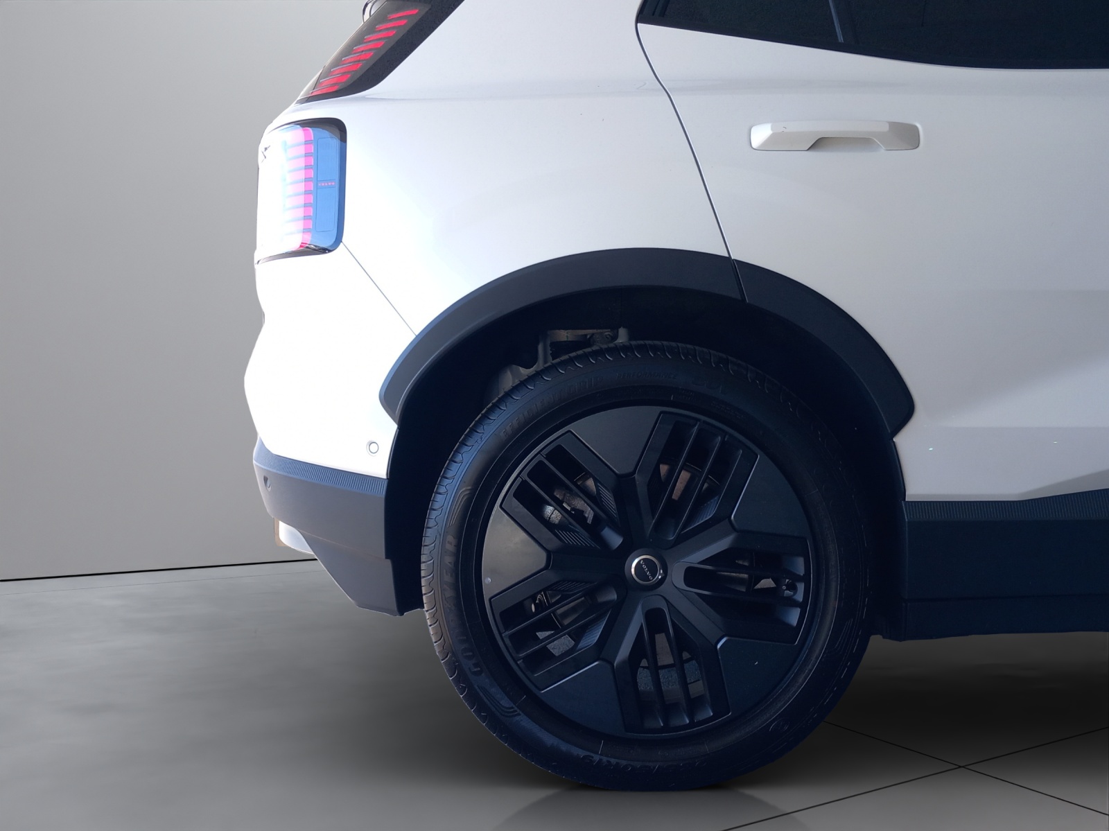 VOLVO EX30 CC E60 Twin Performance AWD-image-10