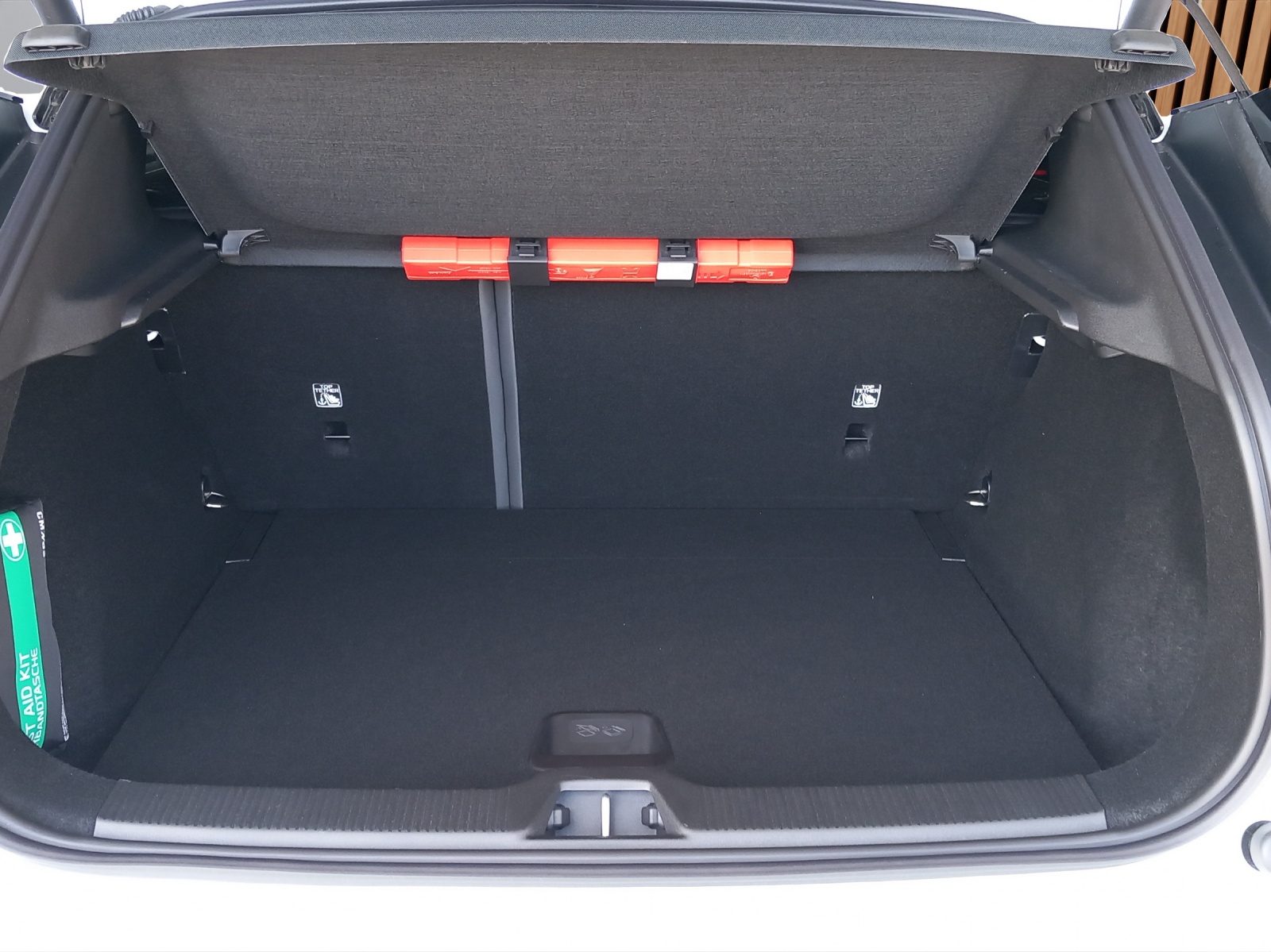 VOLVO EX30 CC E60 Twin Performance AWD-image-24