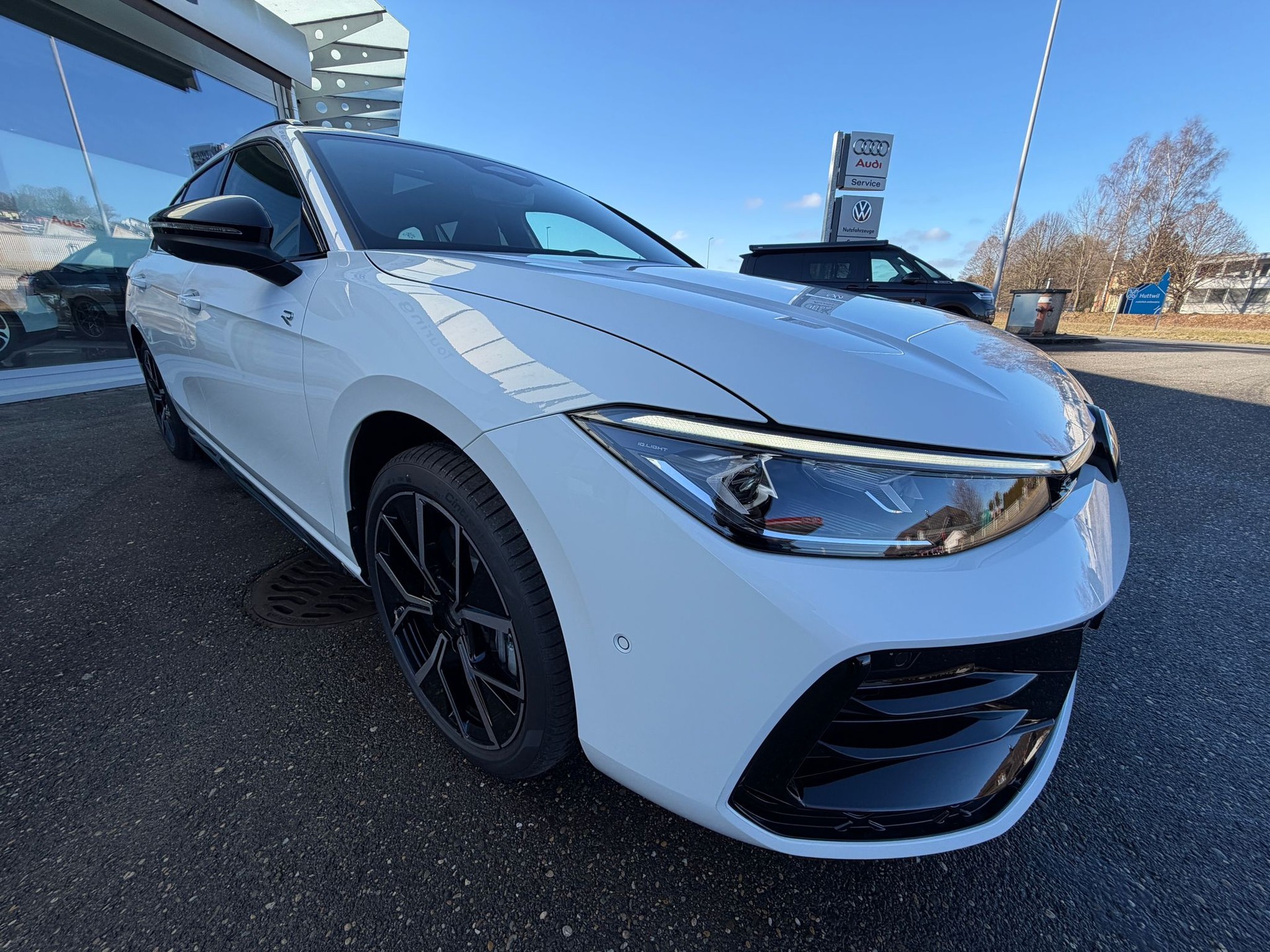 VW Passat Variant 2.0 TSI evo4 R-Line 4 Motion DSG-image-8