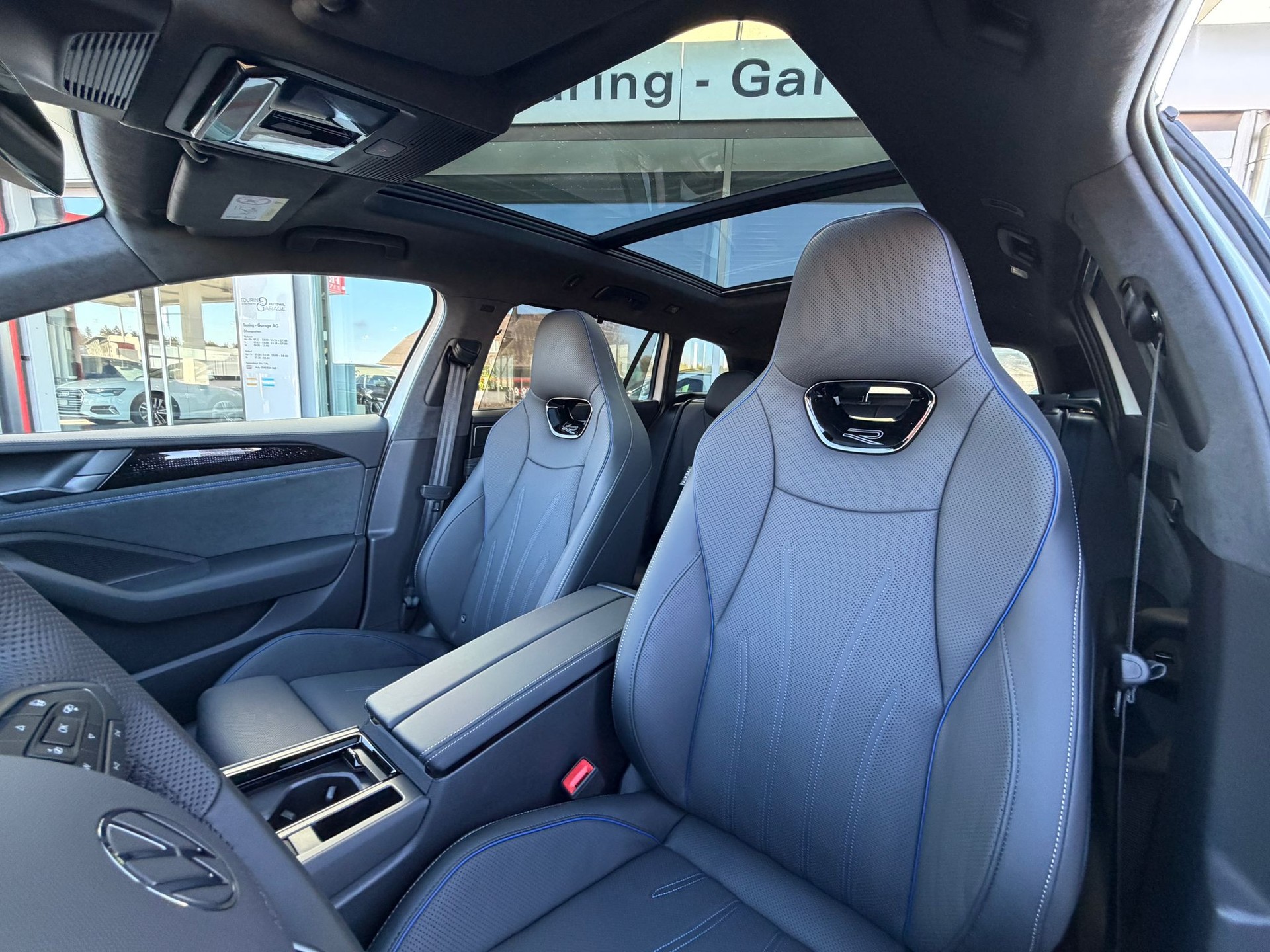 VW Passat Variant 2.0 TSI evo4 R-Line 4 Motion DSG-image-21