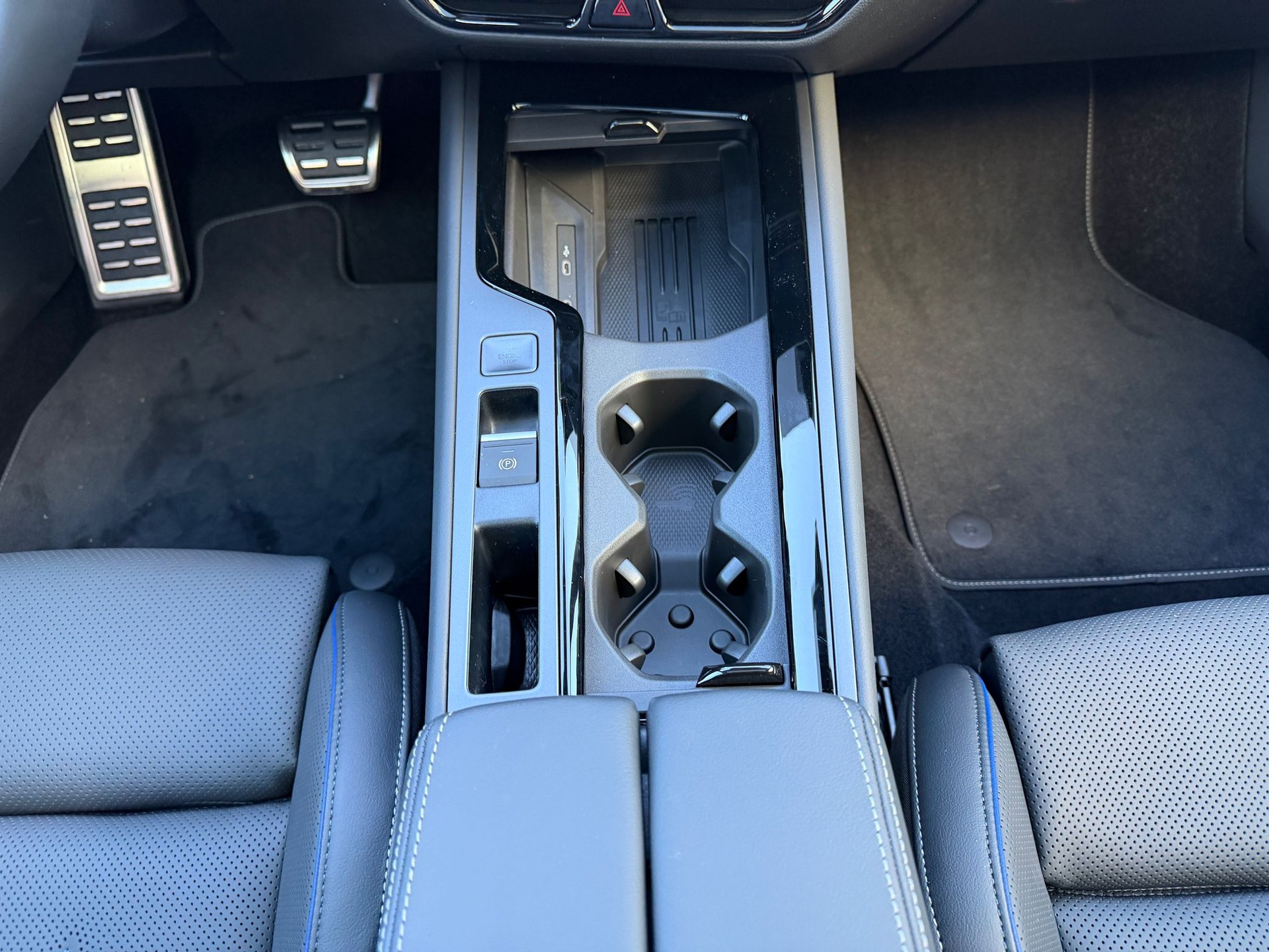 VW Passat Variant 2.0 TSI evo4 R-Line 4 Motion DSG-image-19