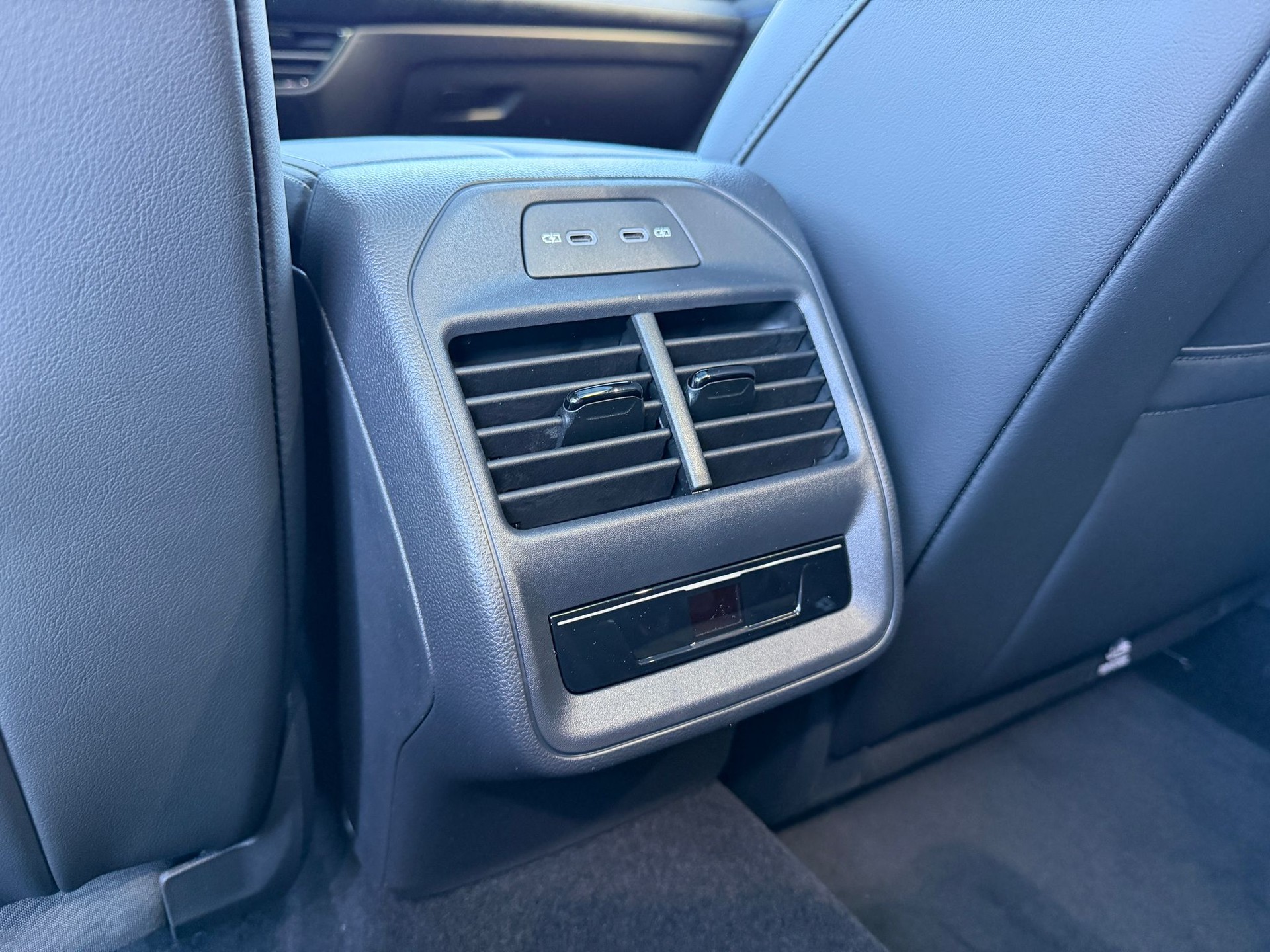 VW Passat Variant 2.0 TSI evo4 R-Line 4 Motion DSG-image-24