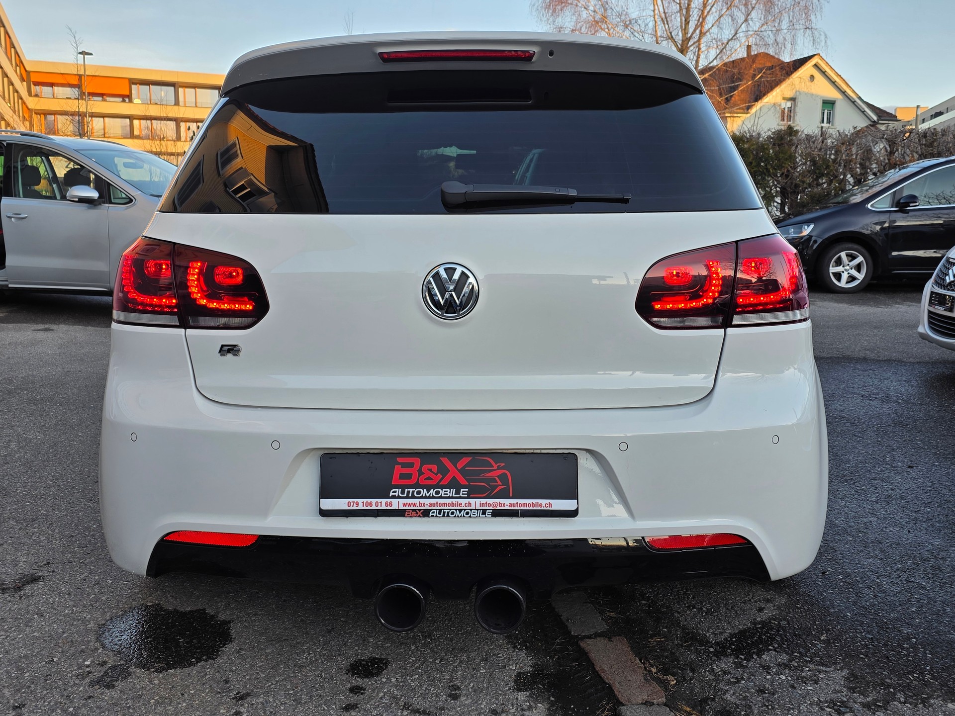 VW Golf 2.0 TSI R 4Motion DSG-image-4