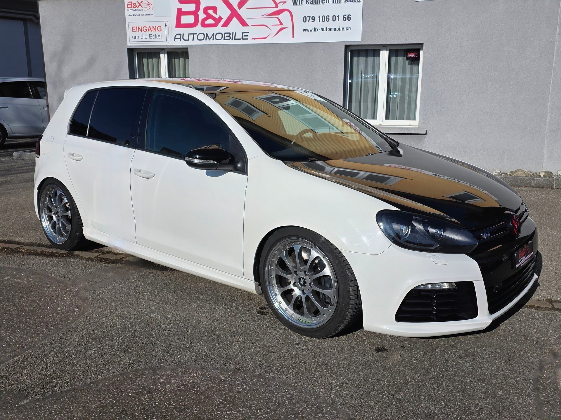 VW Golf 2.0 TSI R 4Motion DSG-image-6
