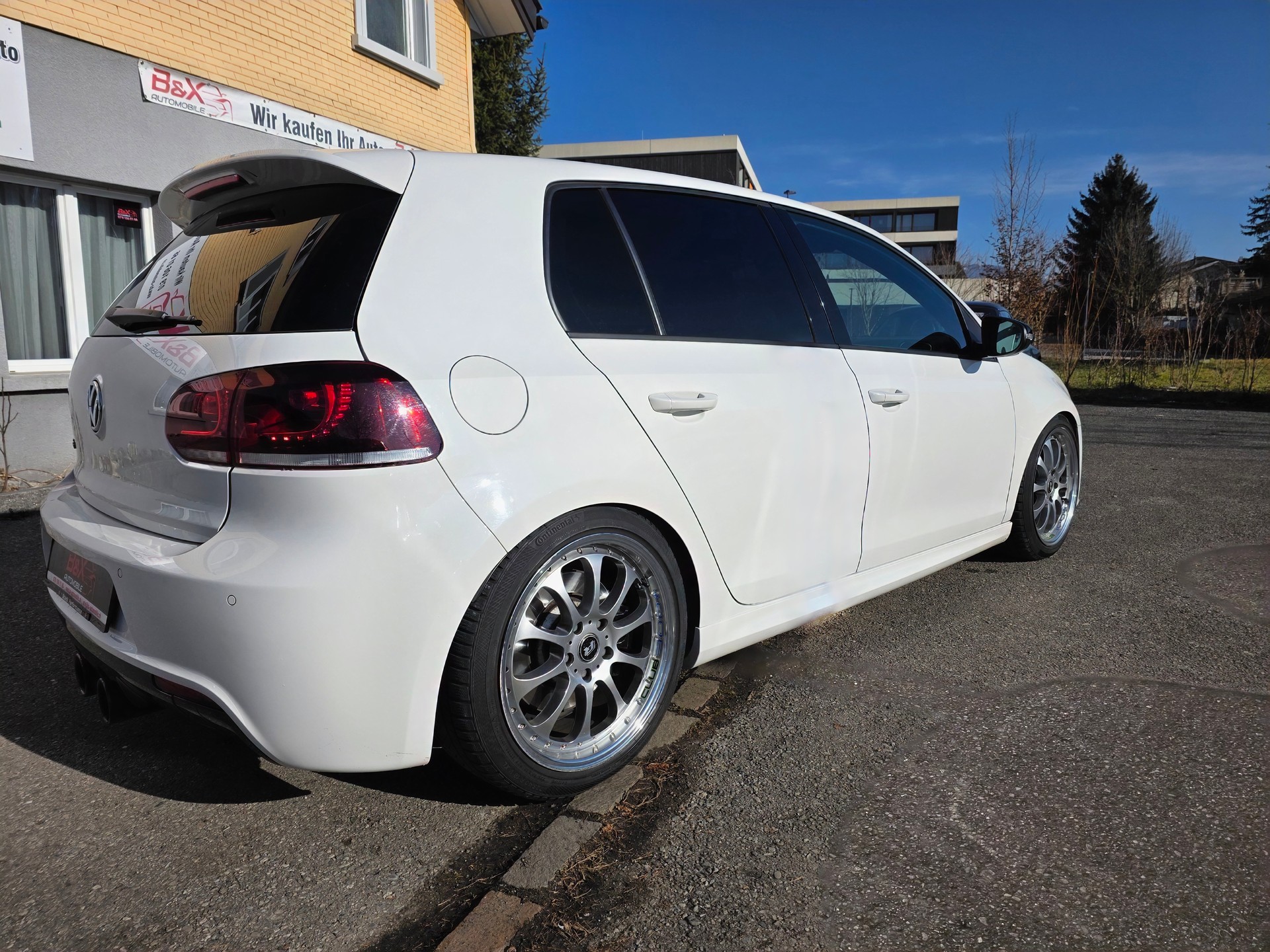 VW Golf 2.0 TSI R 4Motion DSG-image-11